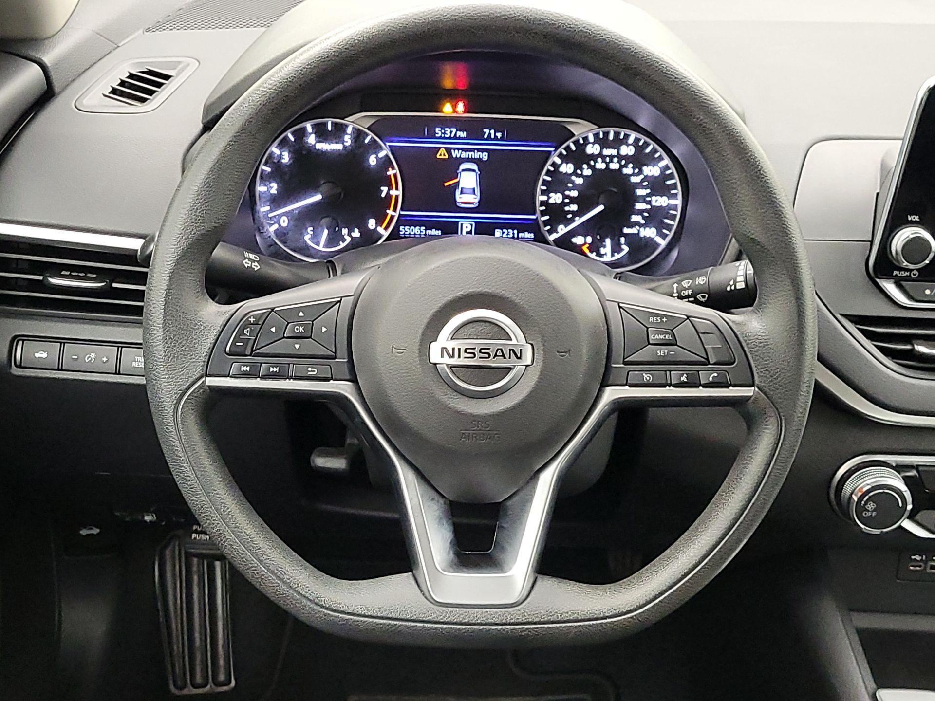 Thumbnail: 2020 Nissan Altima - 10