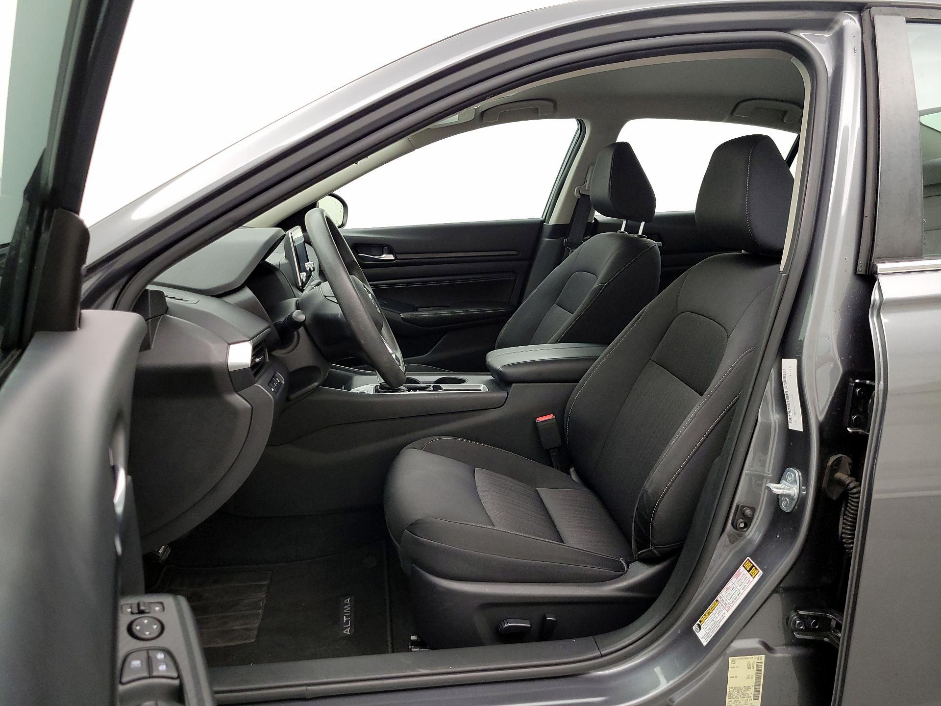 Thumbnail: 2020 Nissan Altima - 11