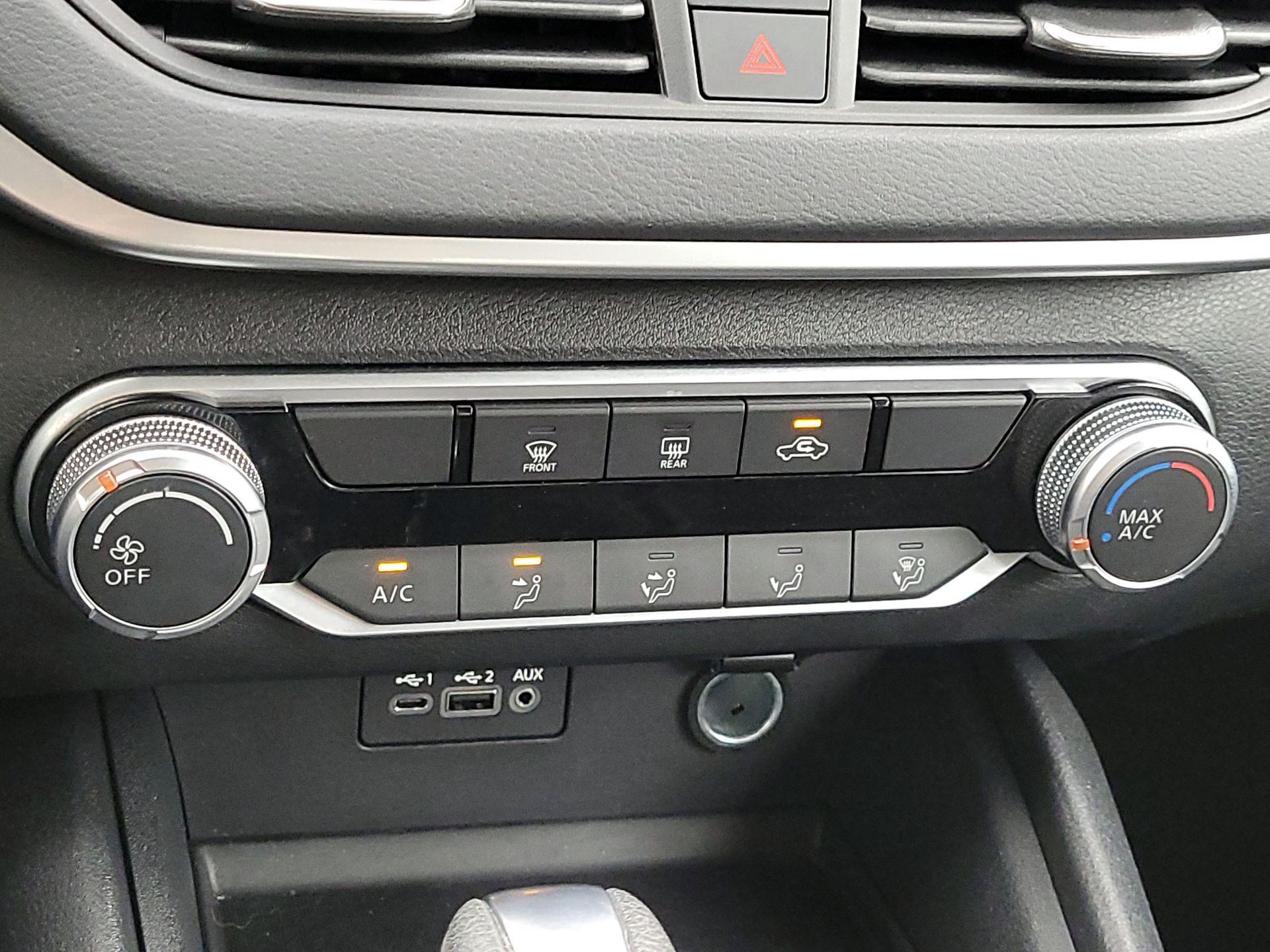 Thumbnail: 2020 Nissan Altima - 16