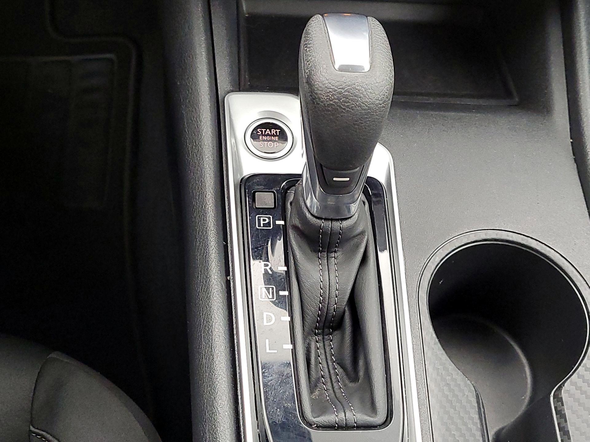 Thumbnail: 2020 Nissan Altima - 17