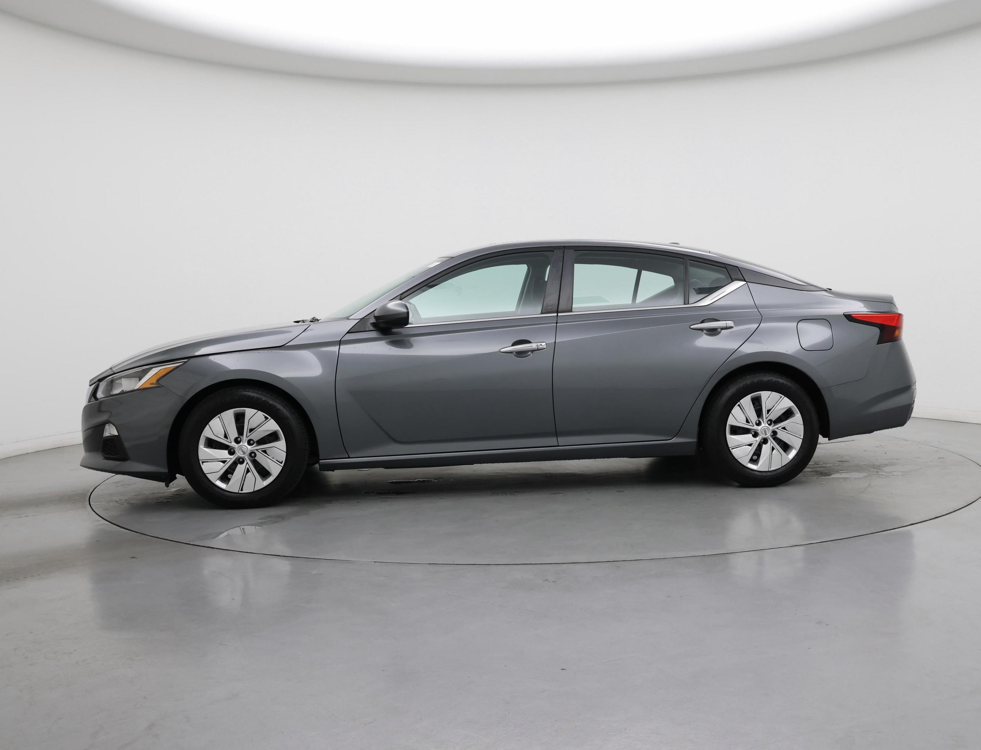 Thumbnail: 2020 Nissan Altima - 3