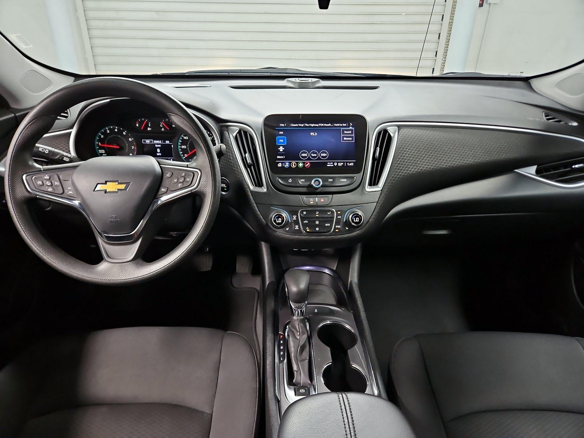 Thumbnail: 2023 Chevrolet Malibu - 9