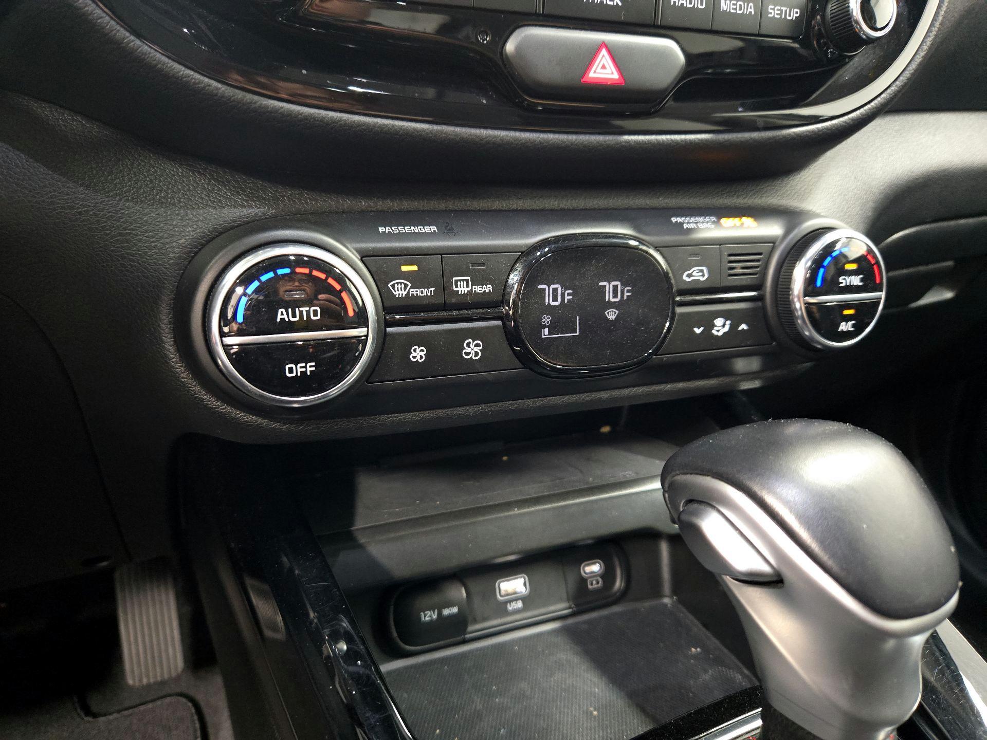 Thumbnail: 2023 Kia Soul - 17