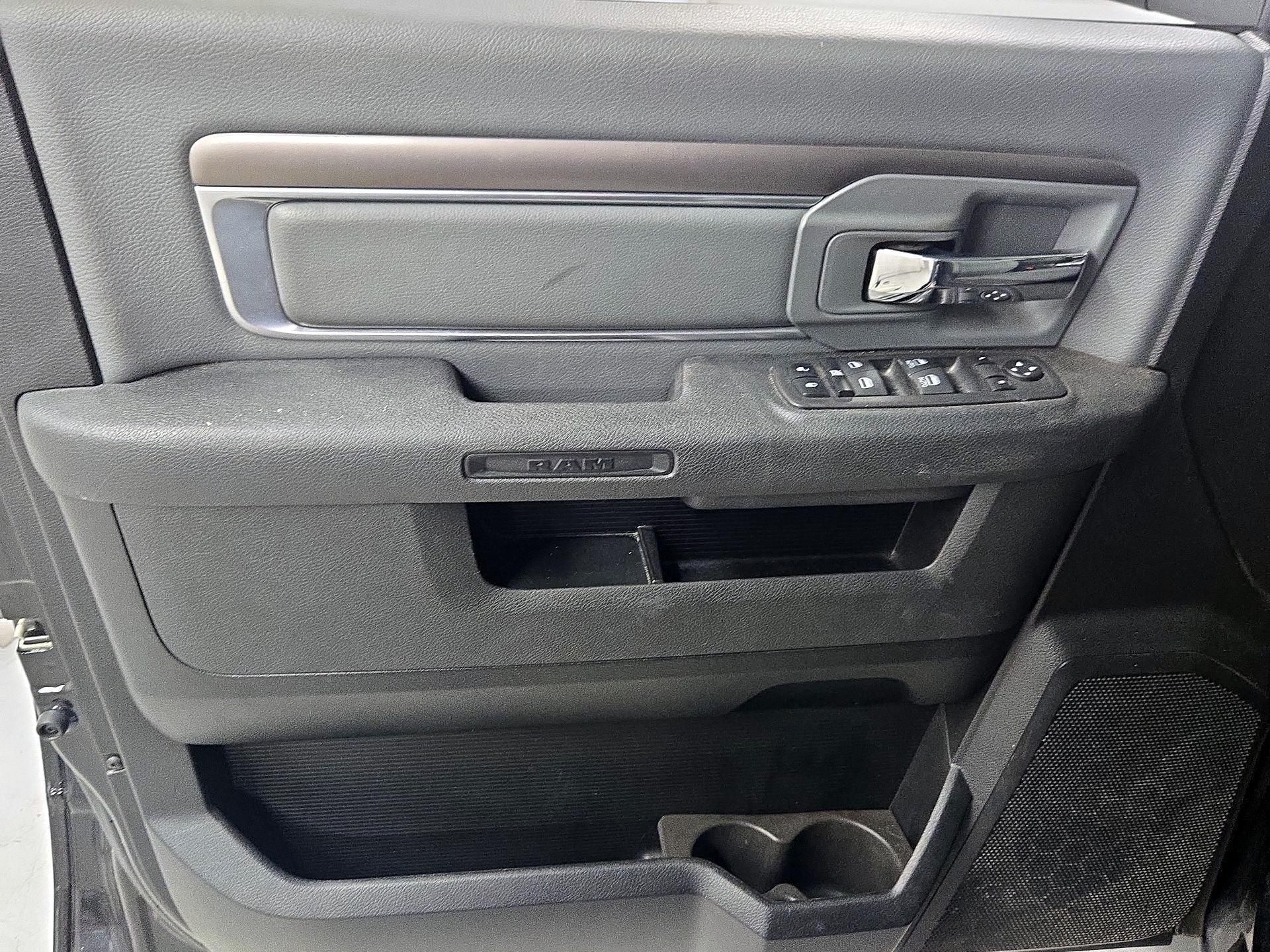 Thumbnail: 2023 RAM 1500 Classic - 12