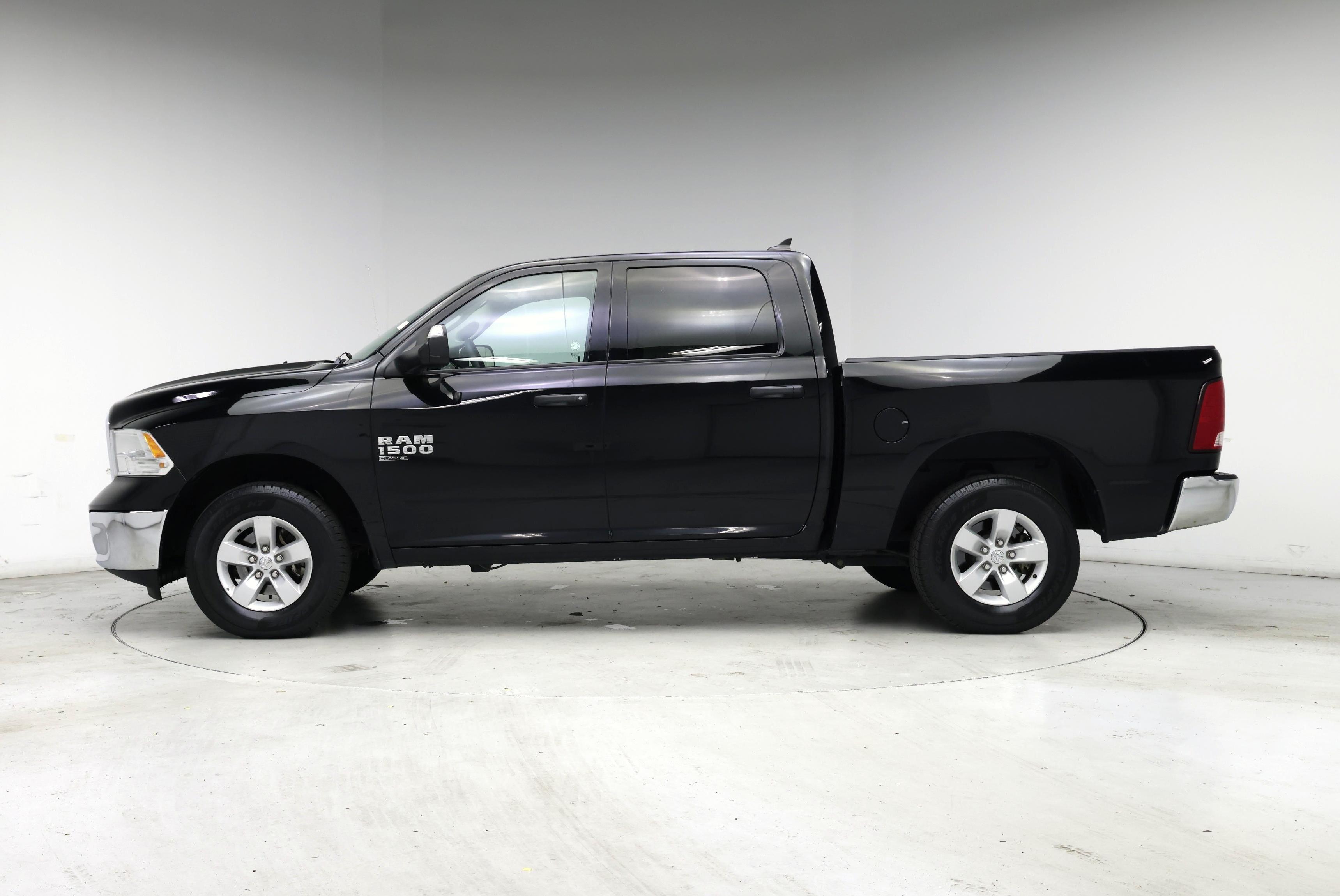 Thumbnail: 2023 RAM 1500 Classic - 3