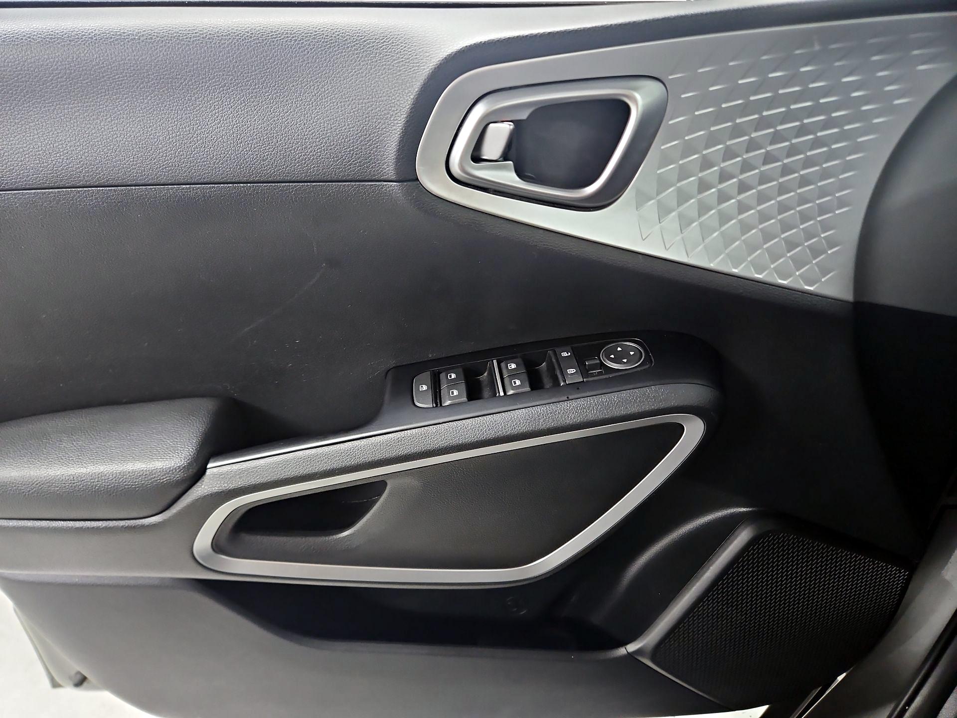 Thumbnail: 2023 Kia Soul - 12