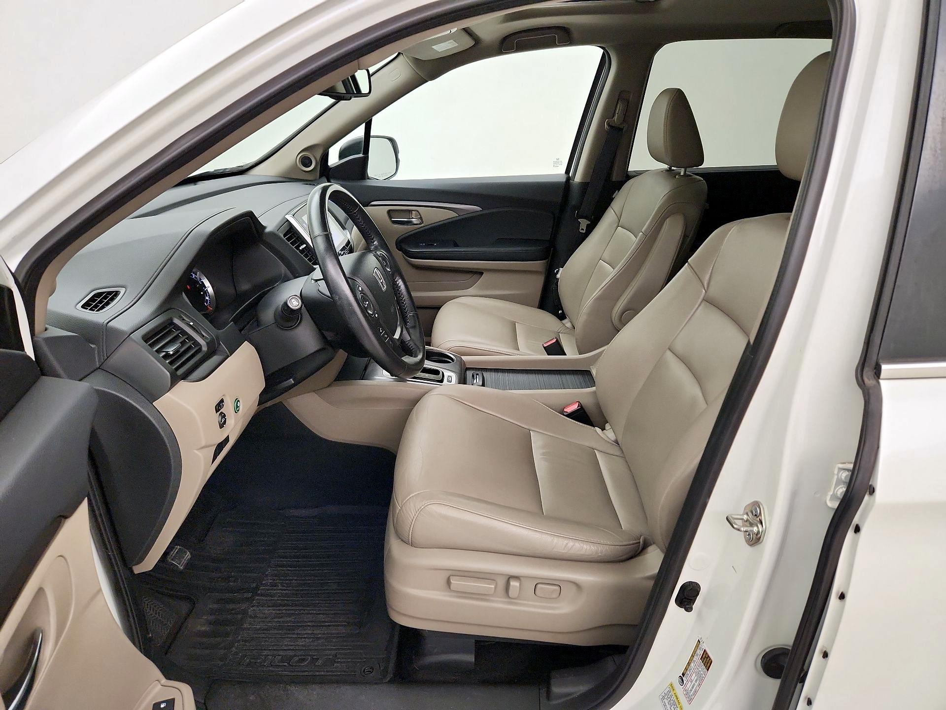 Thumbnail: 2016 Honda Pilot - 11