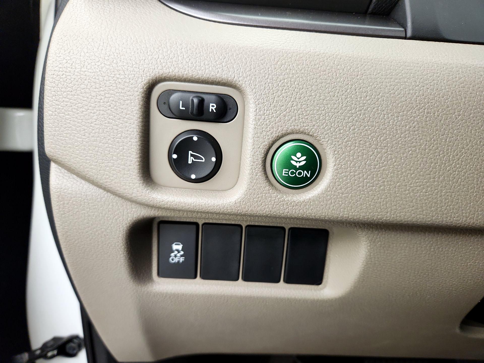 Thumbnail: 2016 Honda Pilot - 13