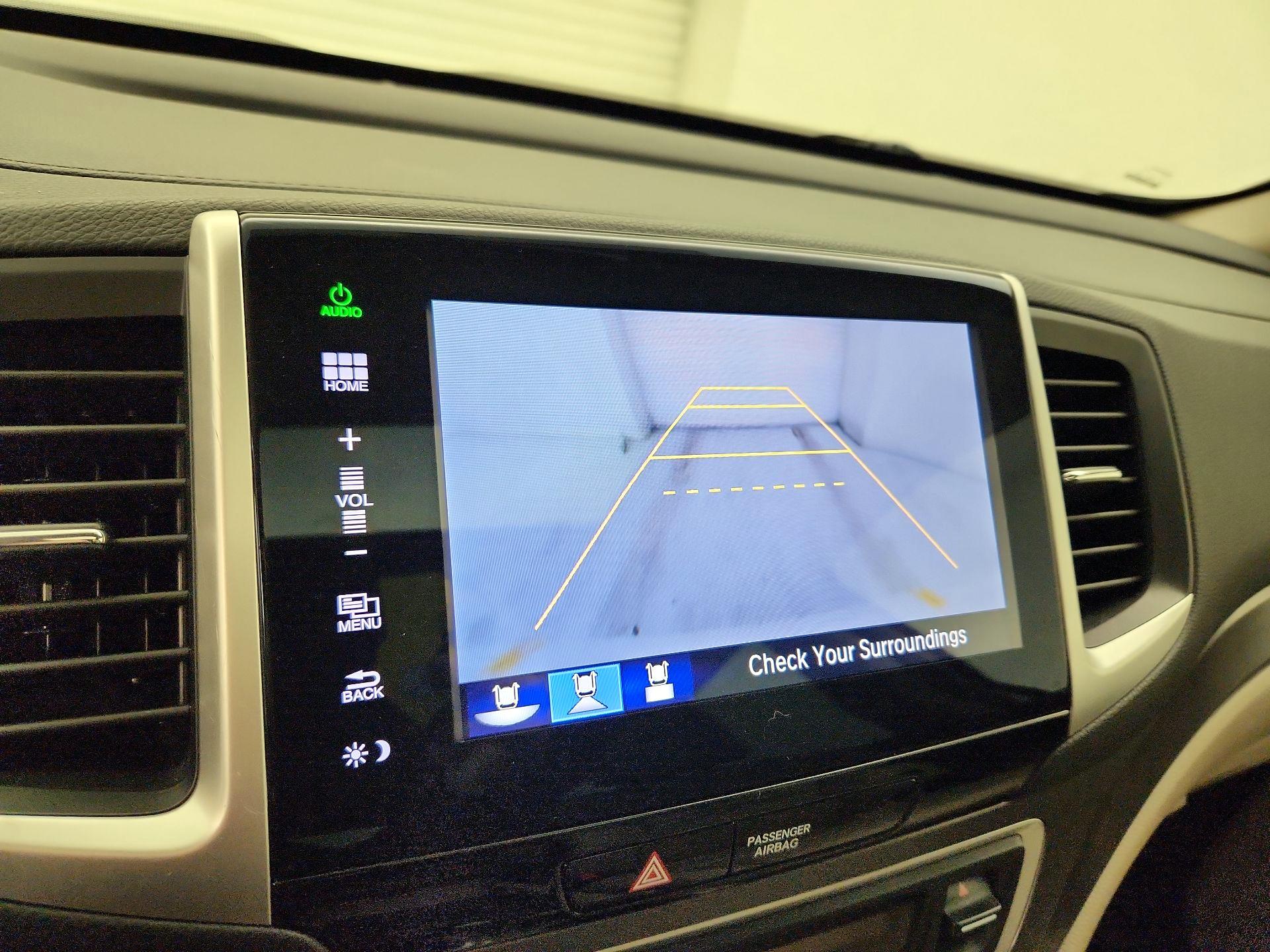 Thumbnail: 2016 Honda Pilot - 14
