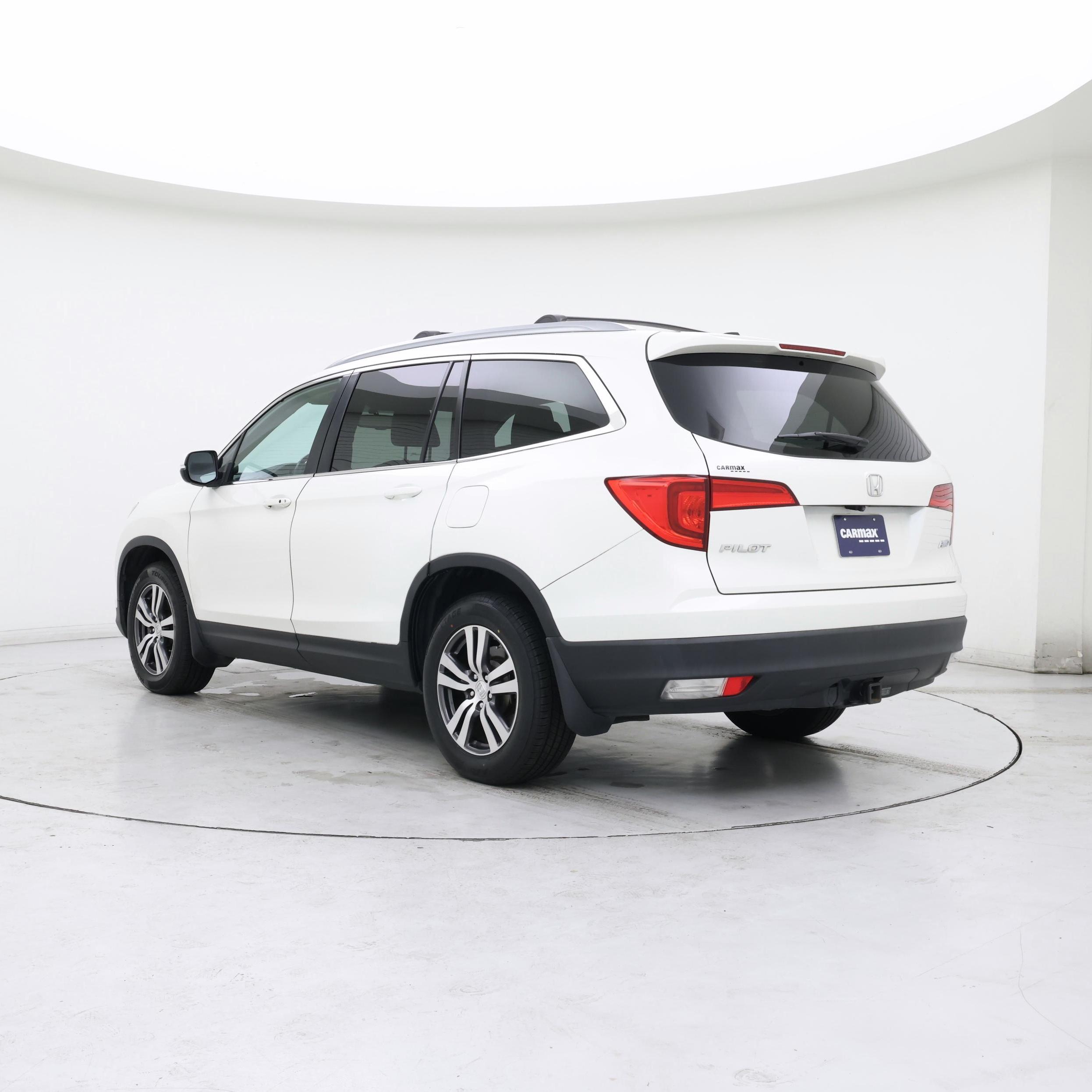Thumbnail: 2016 Honda Pilot - 2
