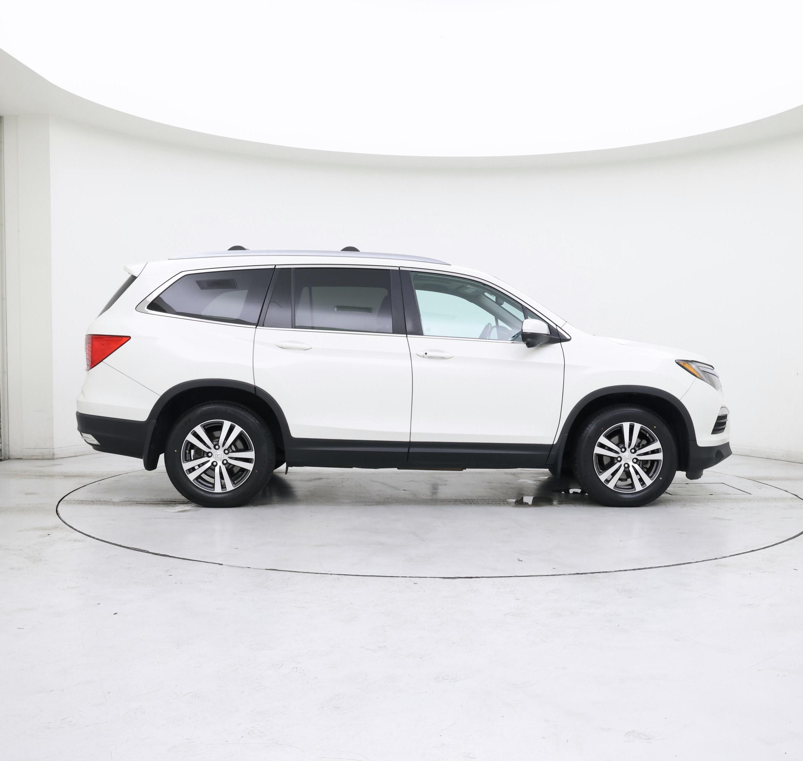 Thumbnail: 2016 Honda Pilot - 7