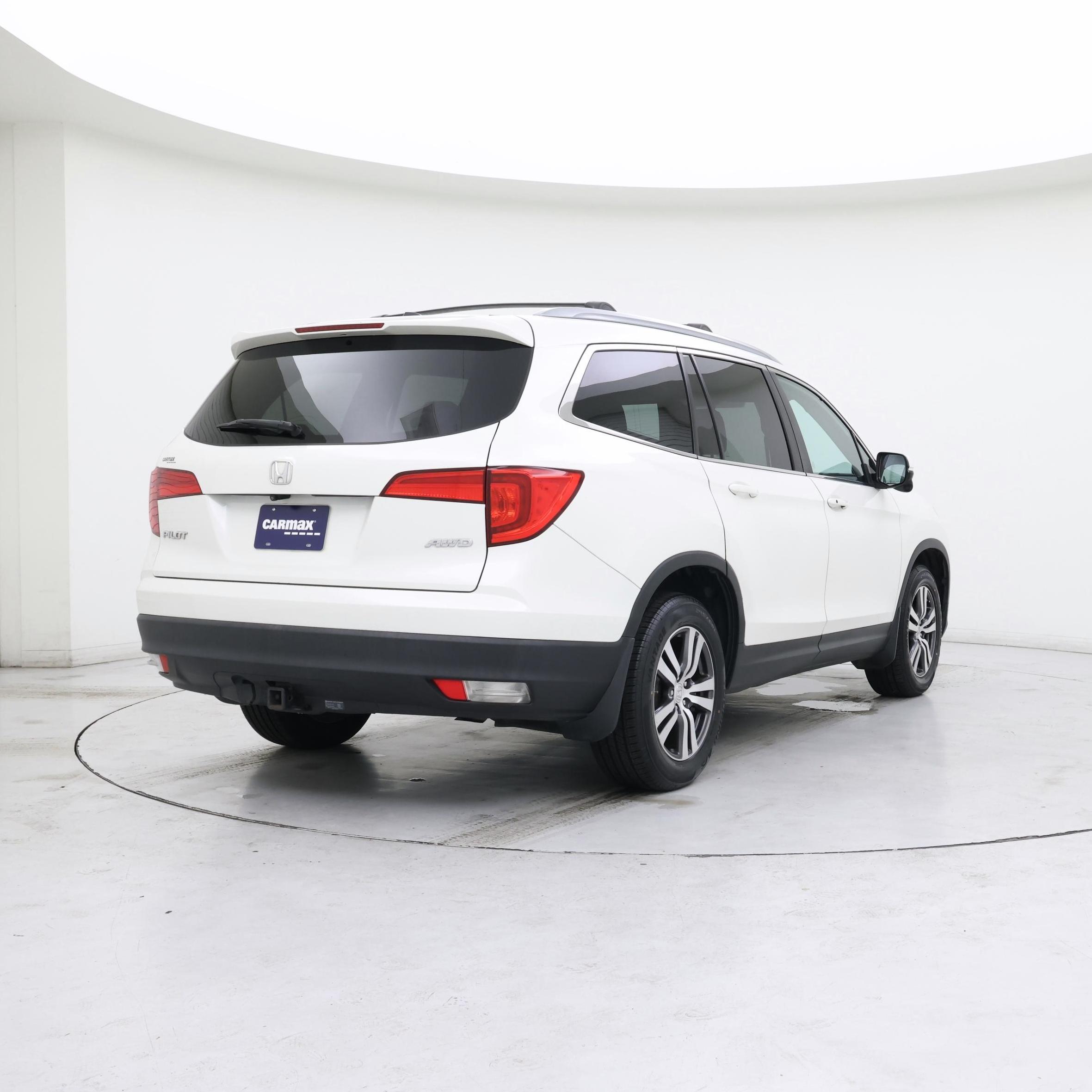 Thumbnail: 2016 Honda Pilot - 8
