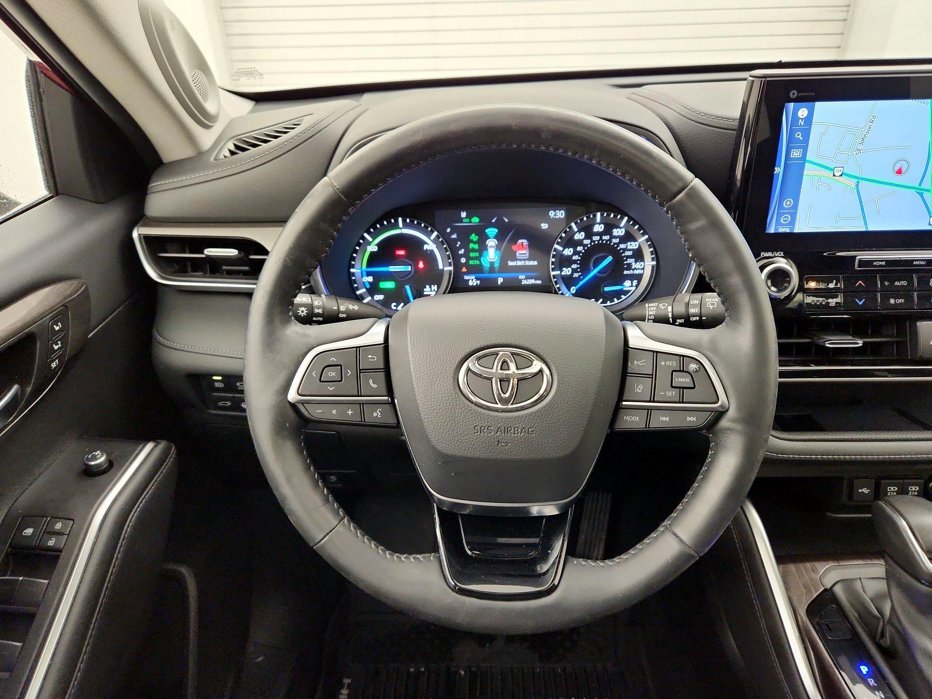 Thumbnail: 2021 Toyota Highlander - 10