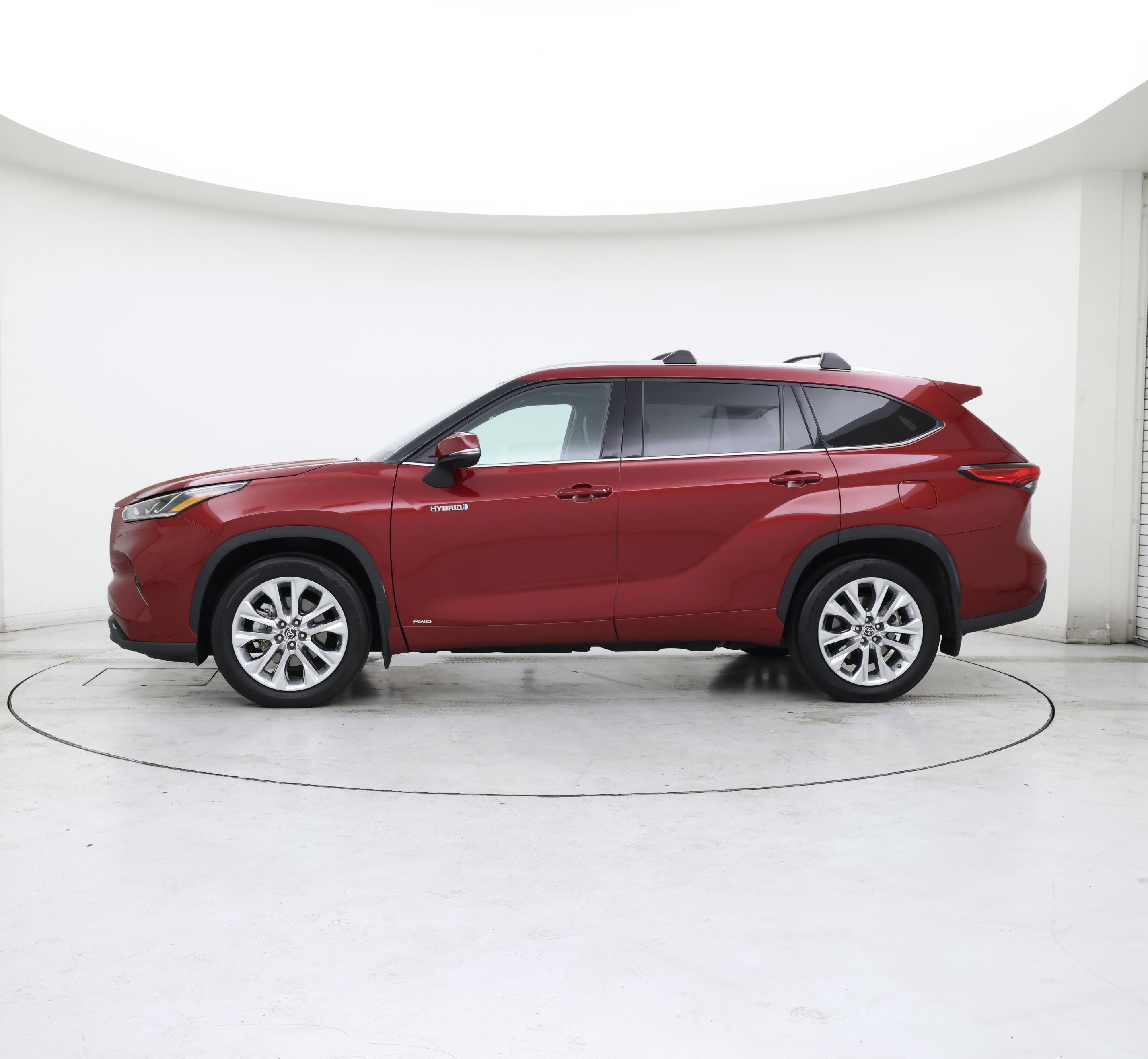 Thumbnail: 2021 Toyota Highlander - 3
