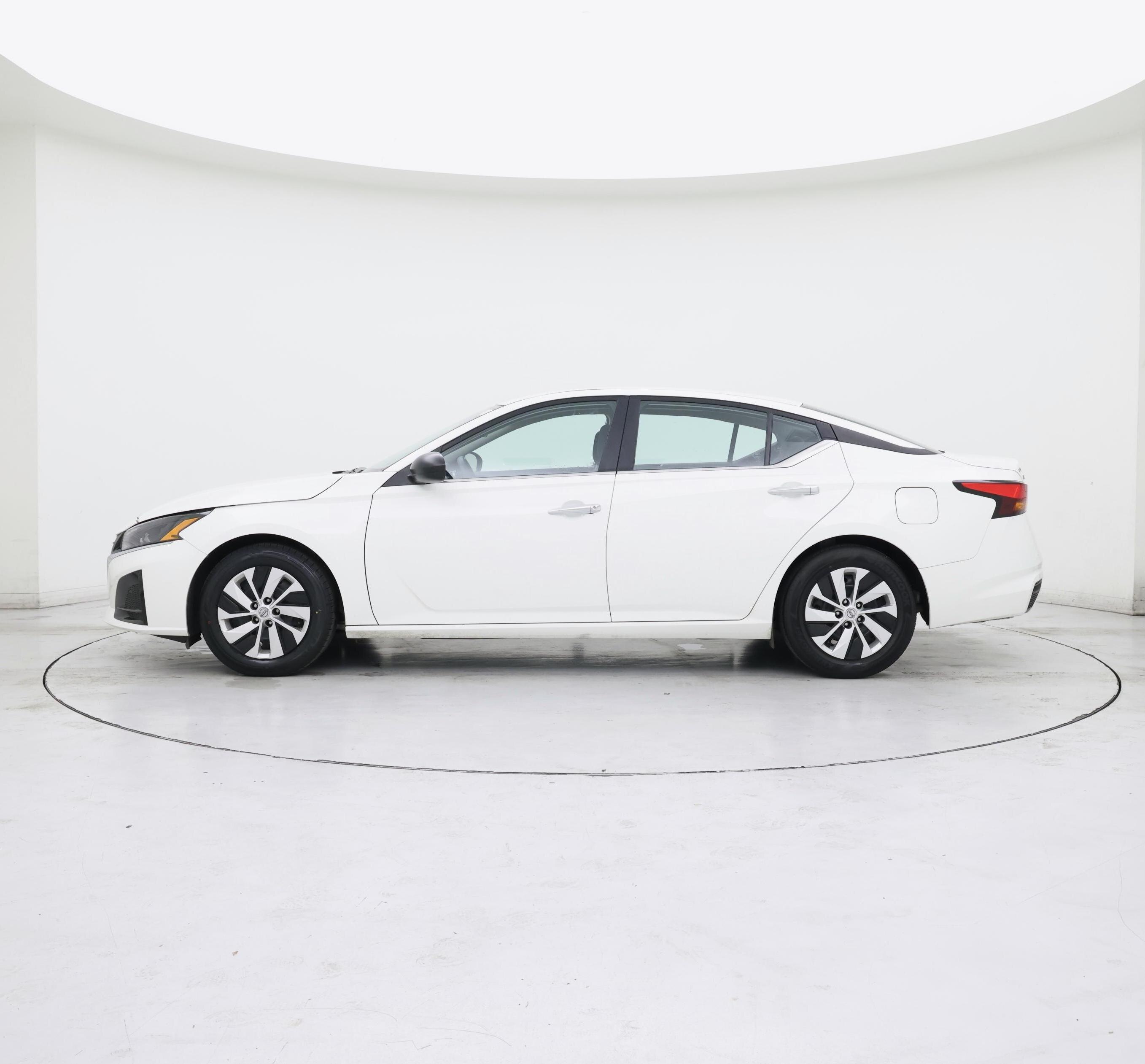 Thumbnail: 2024 Nissan Altima - 3