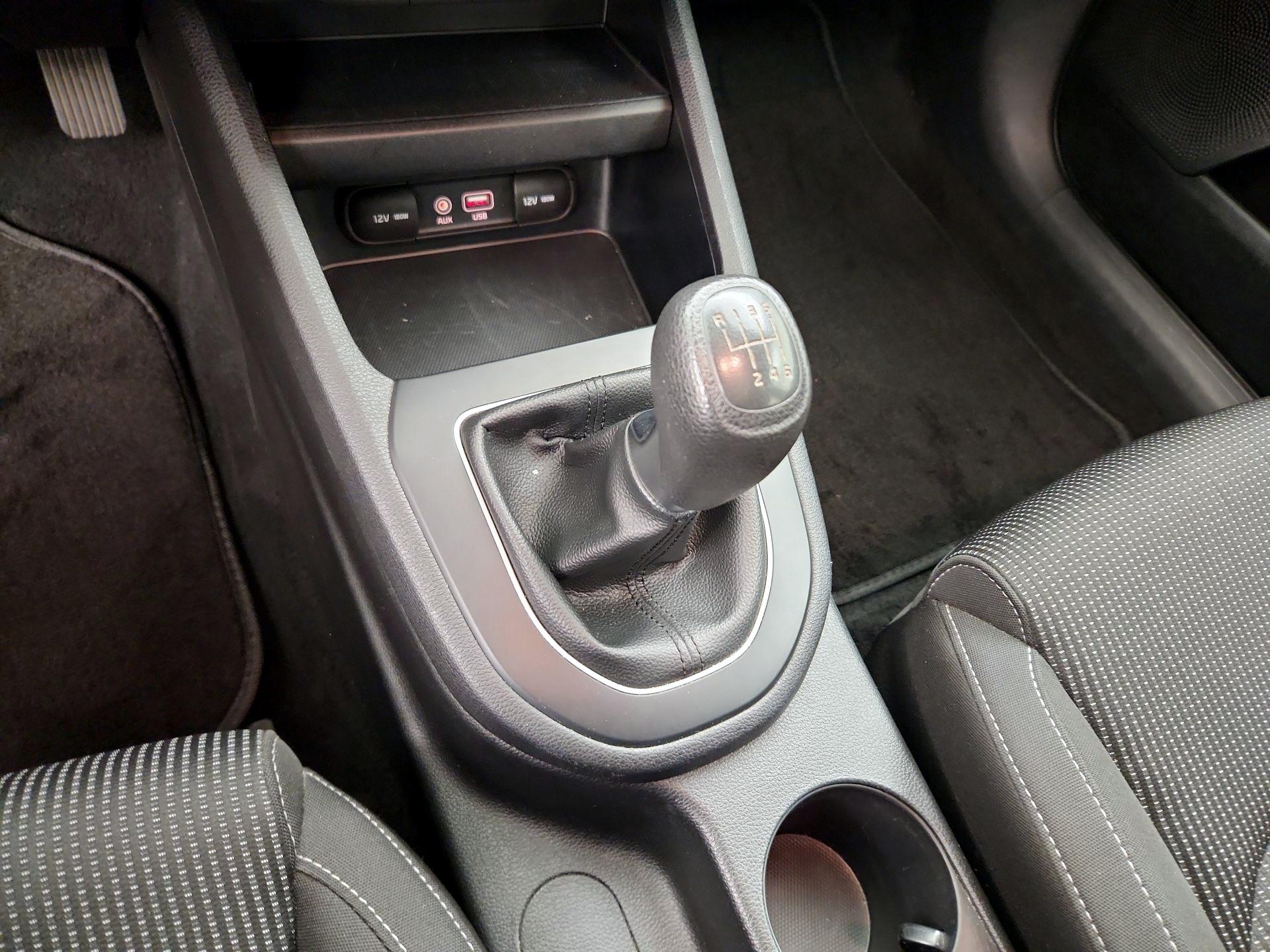 Thumbnail: 2019 Kia Forte - 17
