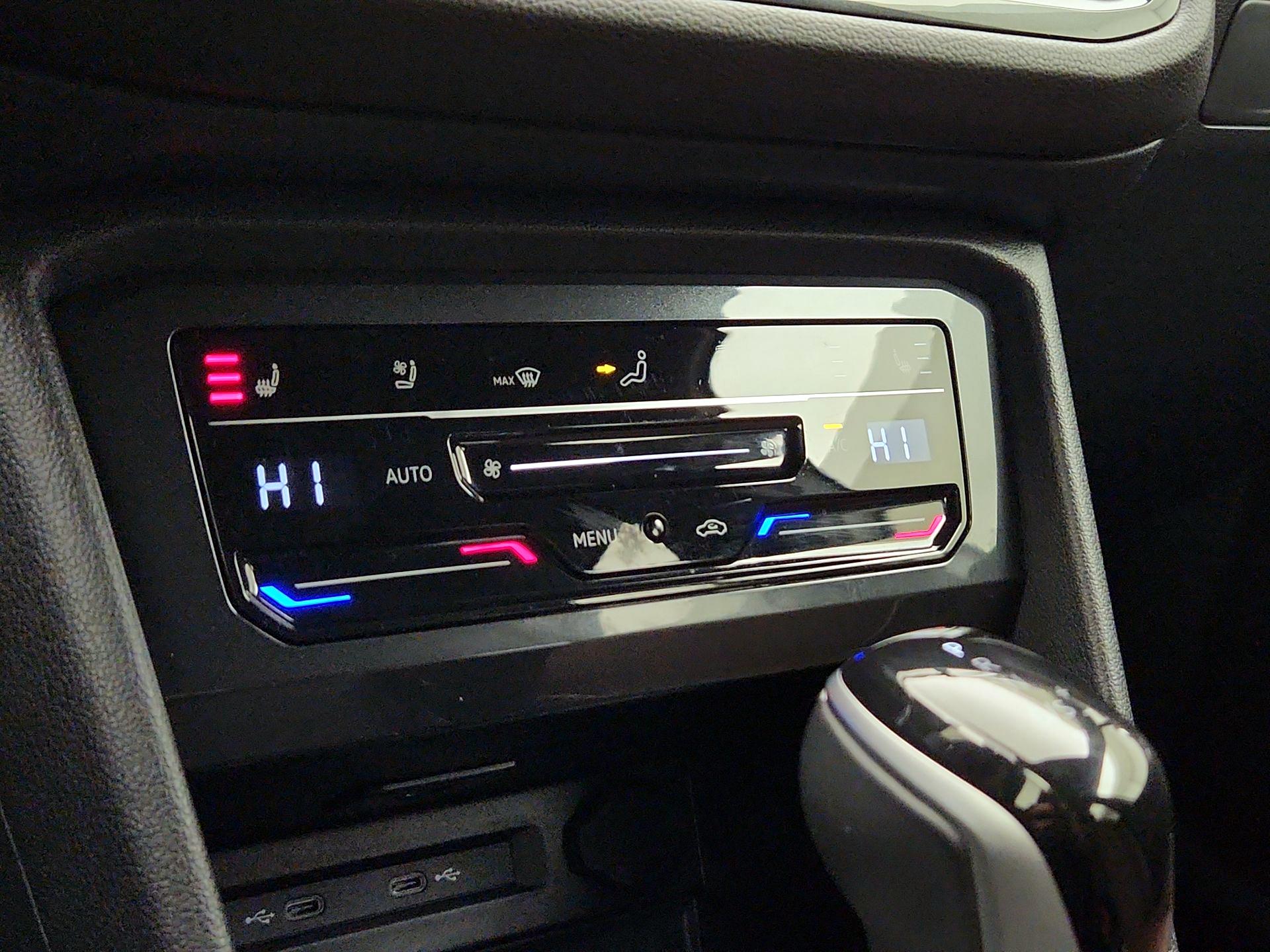 Thumbnail: 2024 Volkswagen Tiguan - 17