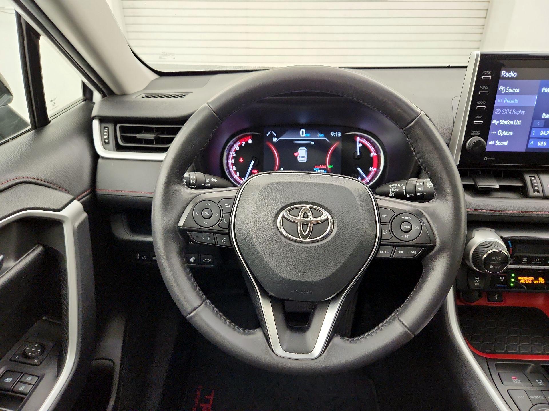 Thumbnail: 2022 Toyota RAV4 - 10