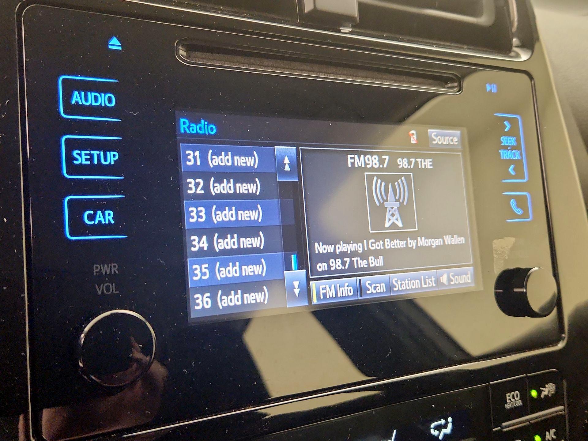 Thumbnail: 2017 Toyota Prius - 15