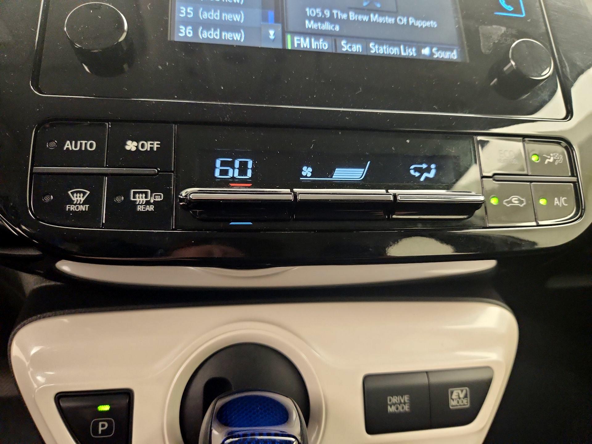 Thumbnail: 2017 Toyota Prius - 16
