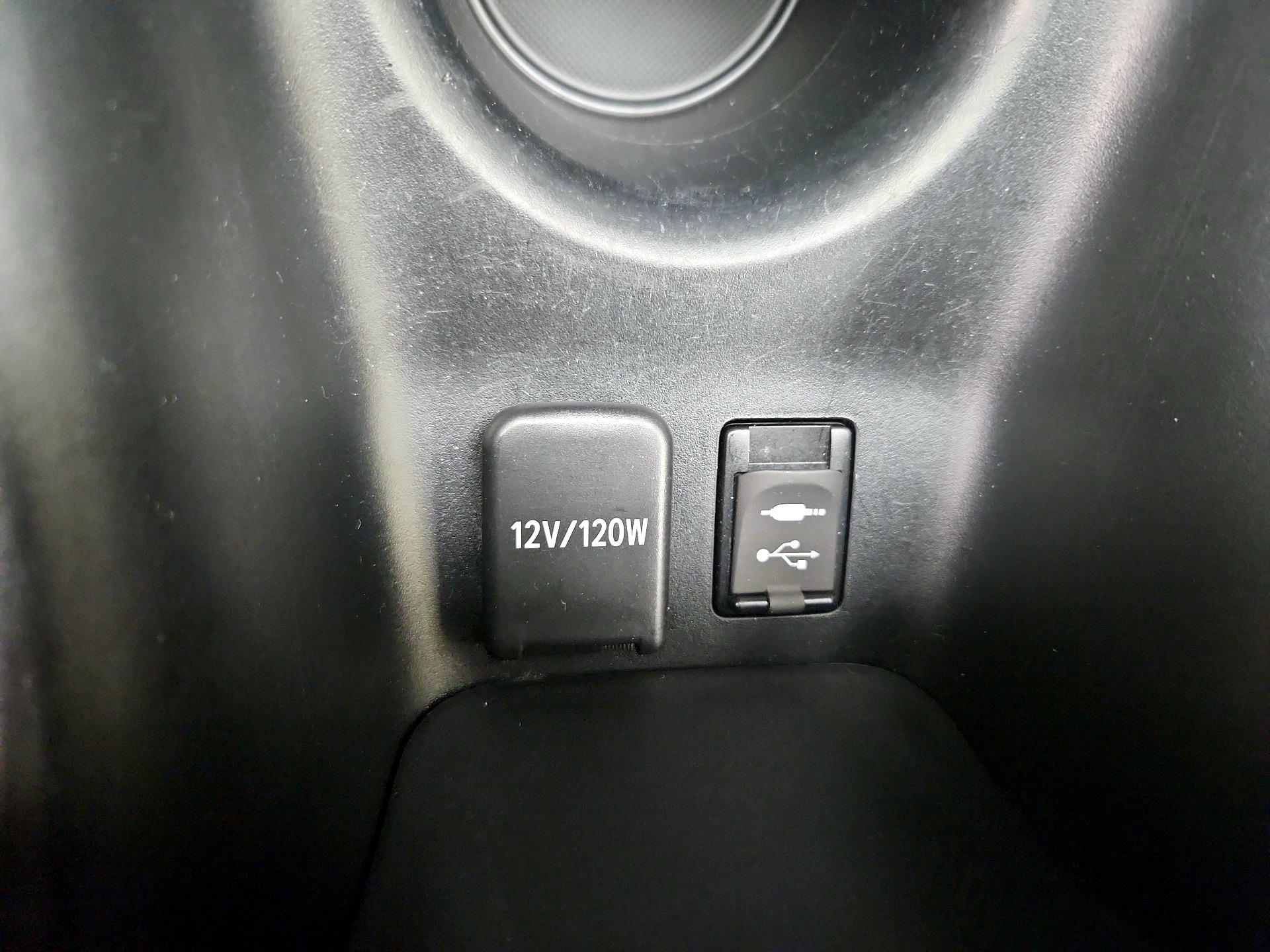Thumbnail: 2017 Toyota Prius - 18