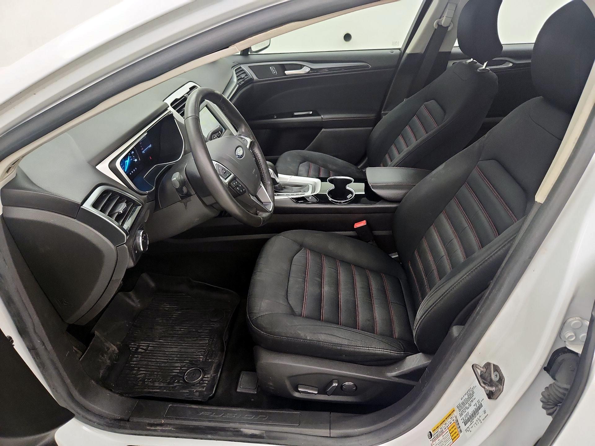 Thumbnail: 2016 Ford Fusion - 11