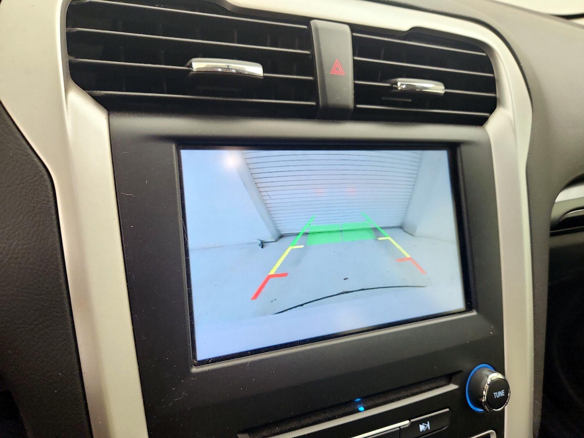 Thumbnail: 2016 Ford Fusion - 15