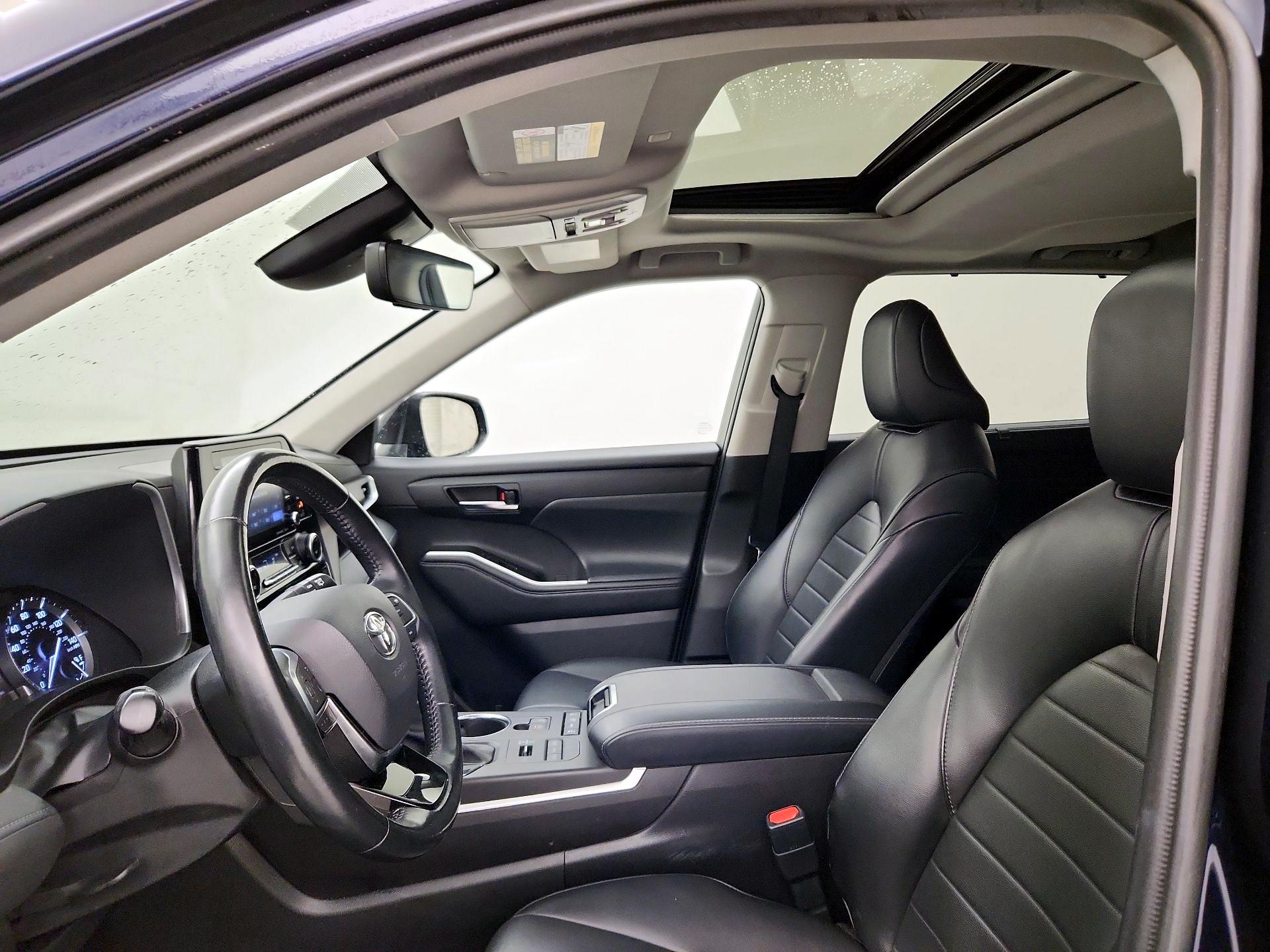 Thumbnail: 2021 Toyota Highlander - 19