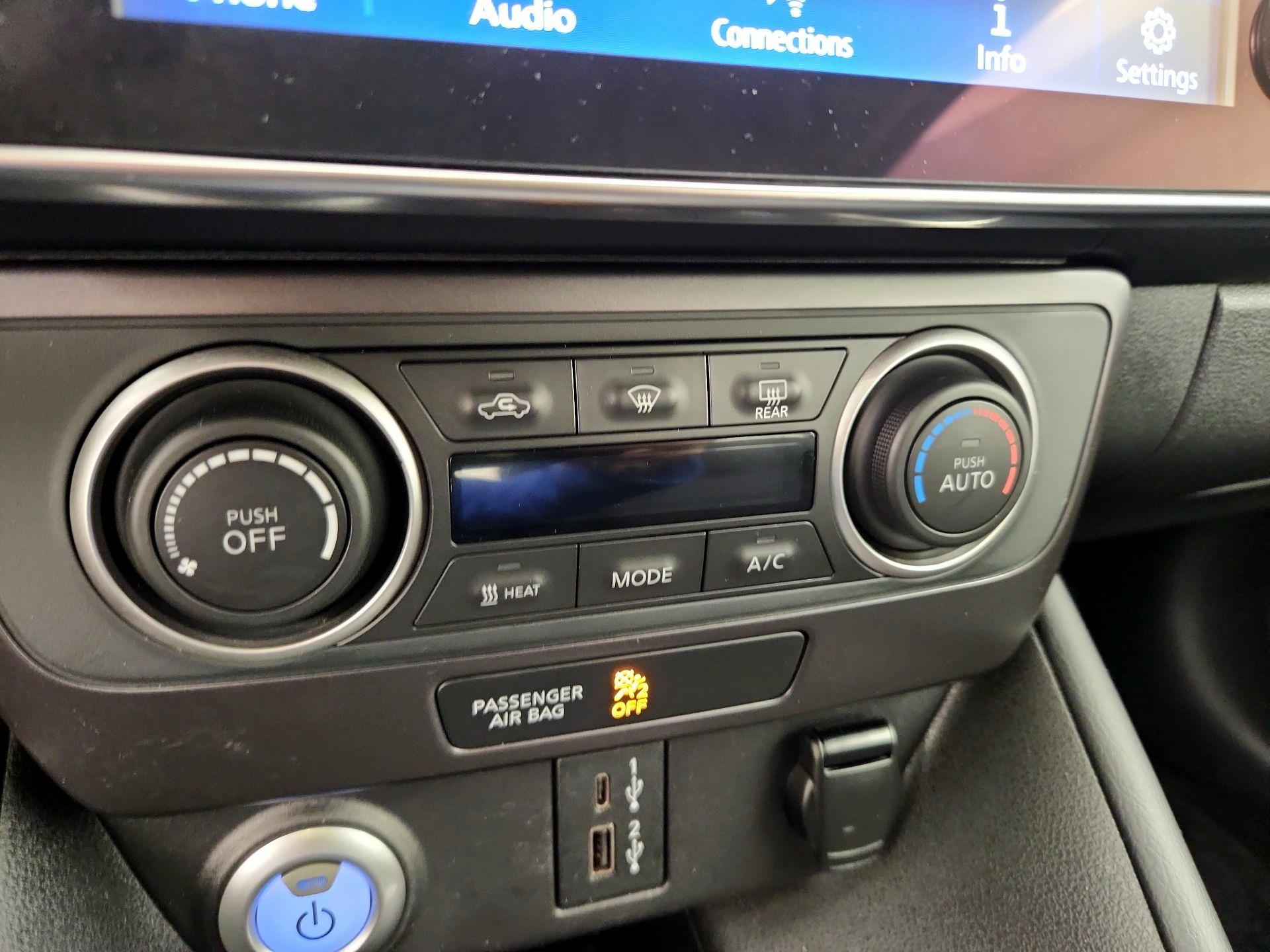 Thumbnail: 2023 Nissan Leaf - 16