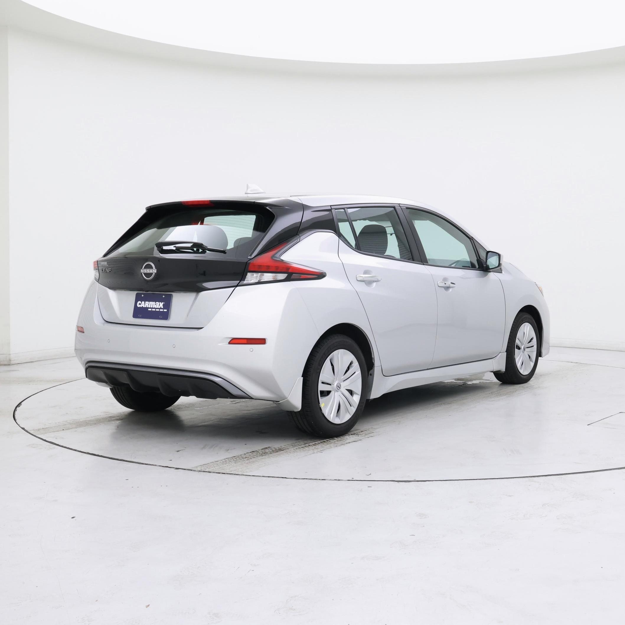 Thumbnail: 2023 Nissan Leaf - 8