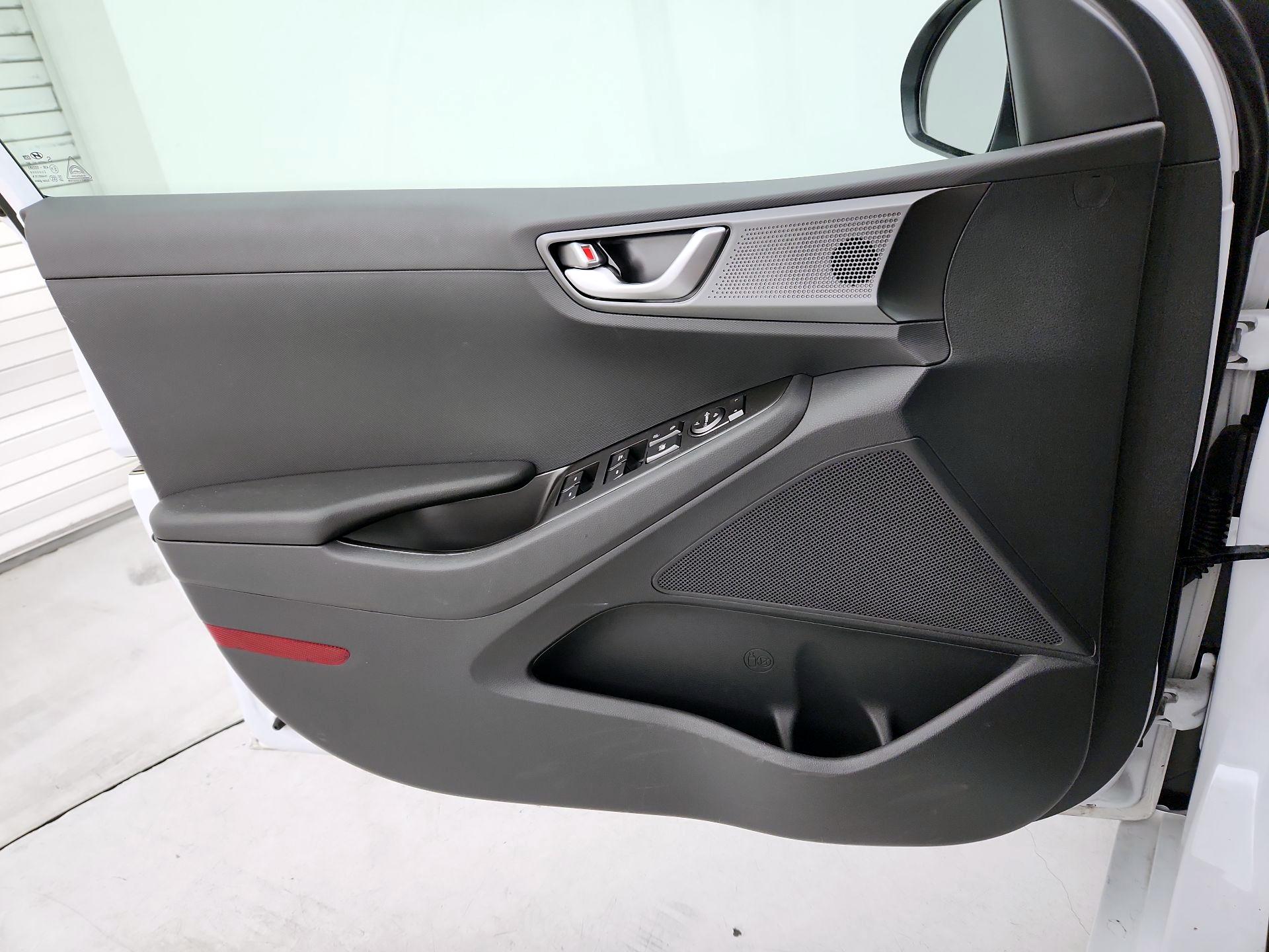 Thumbnail: 2020 Hyundai Ioniq - 12