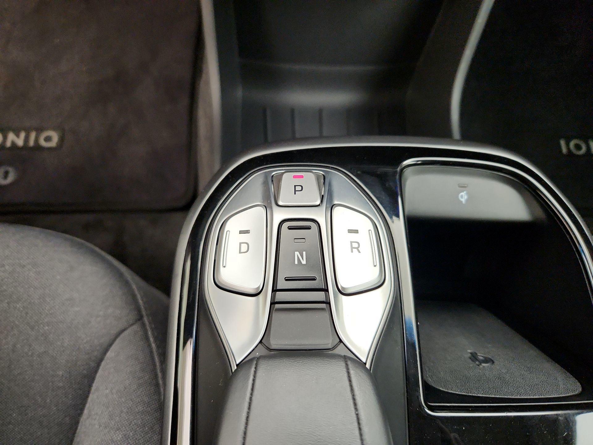 Thumbnail: 2020 Hyundai Ioniq - 17