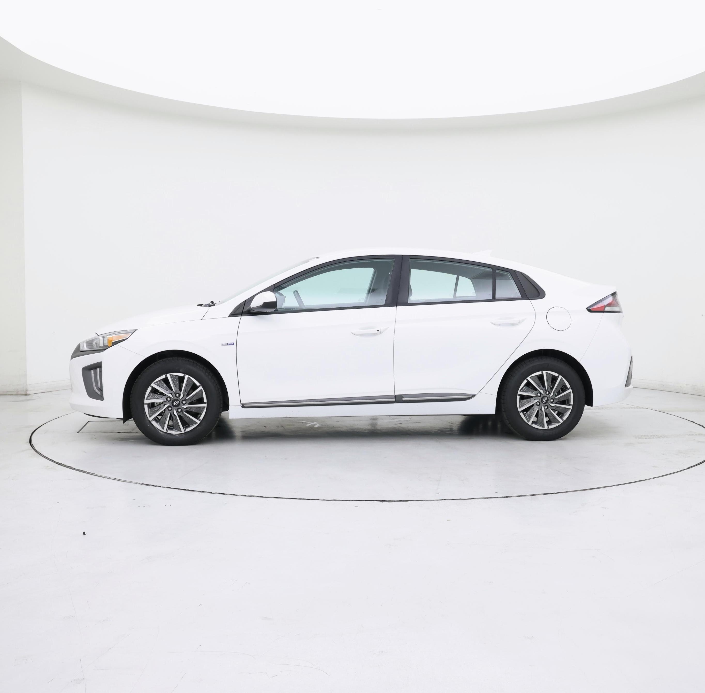 Thumbnail: 2020 Hyundai Ioniq - 3