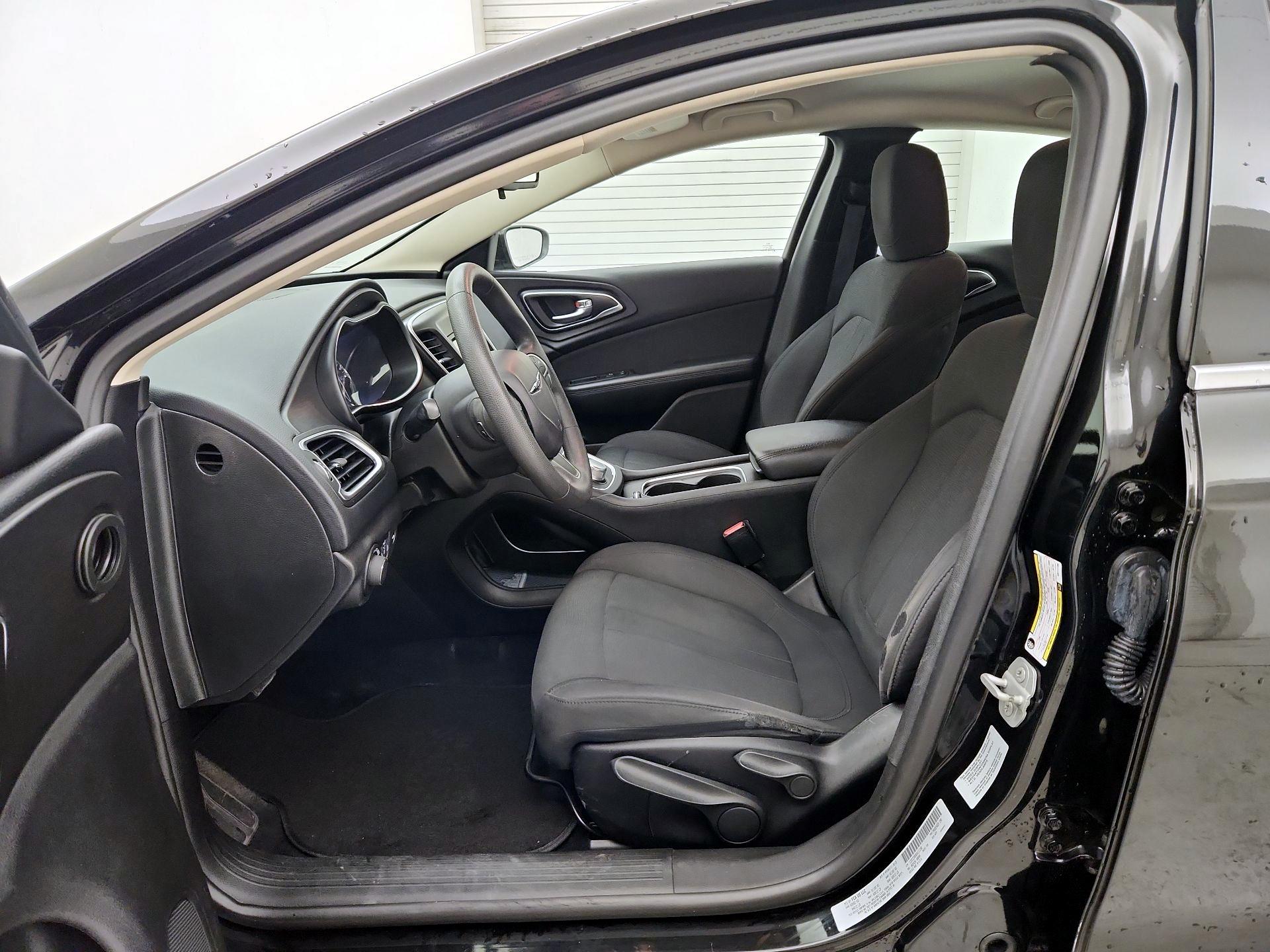 Thumbnail: 2016 Chrysler 200 - 11