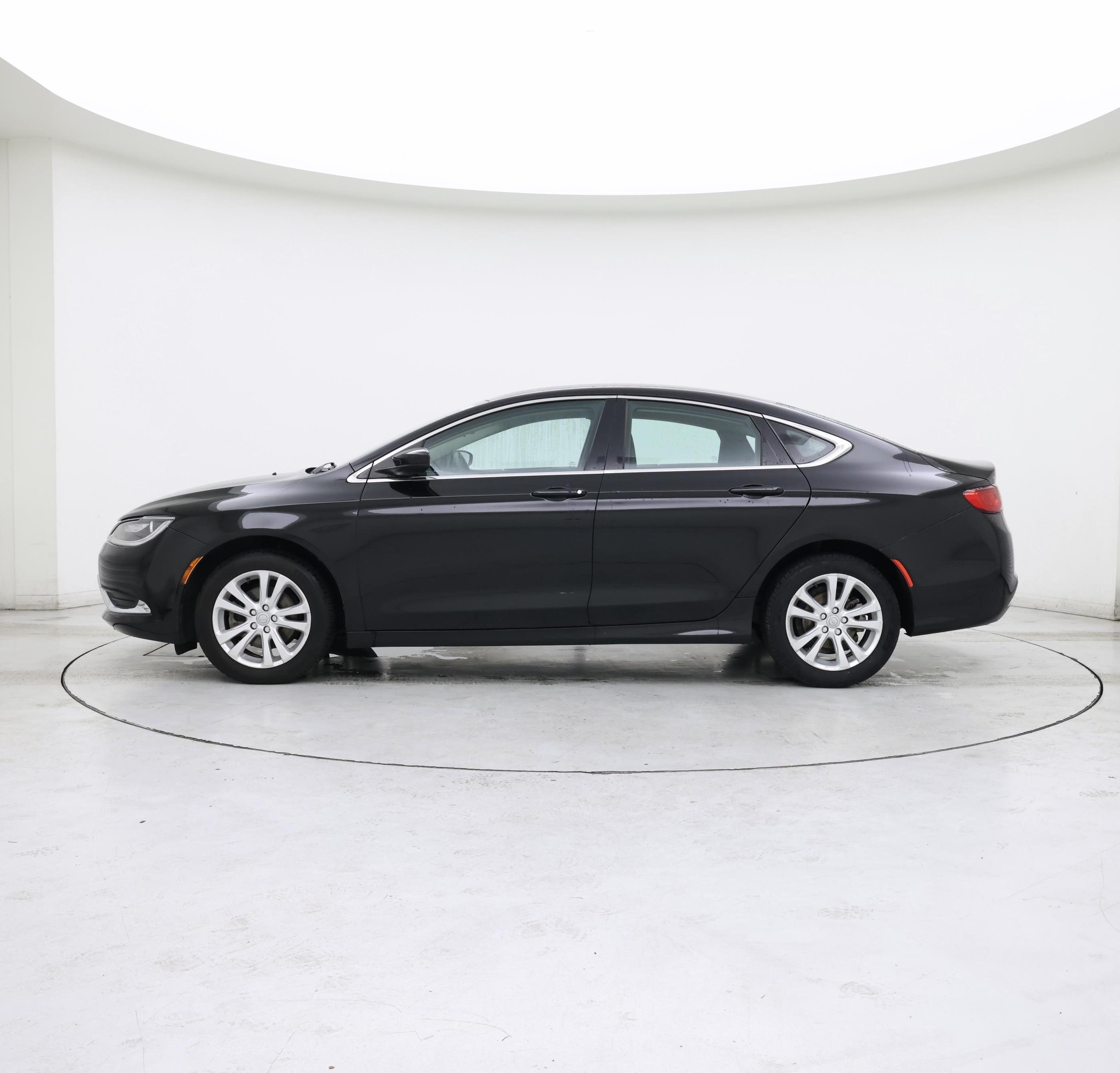 Thumbnail: 2016 Chrysler 200 - 3