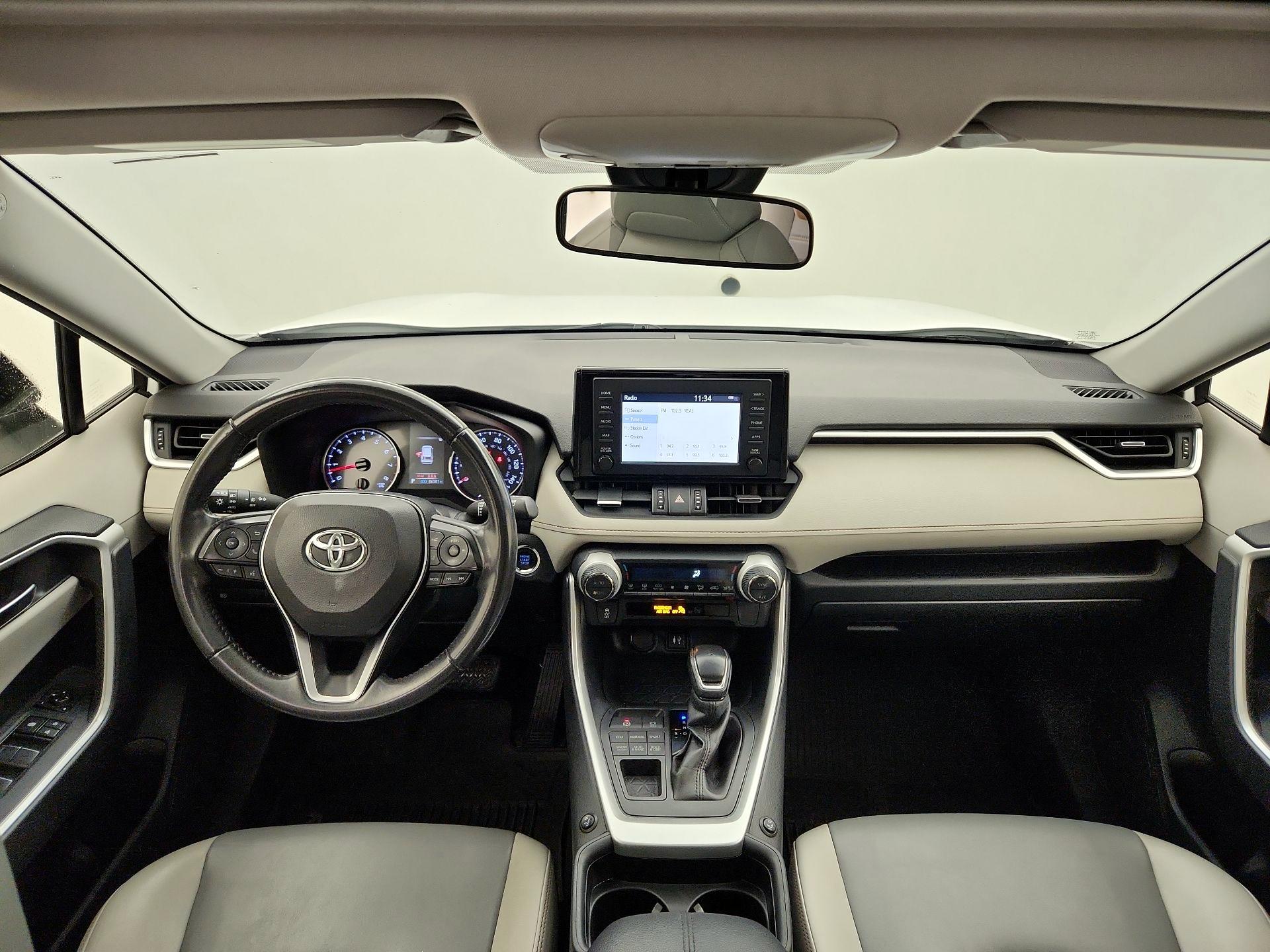 Thumbnail: 2019 Toyota RAV4 - 9