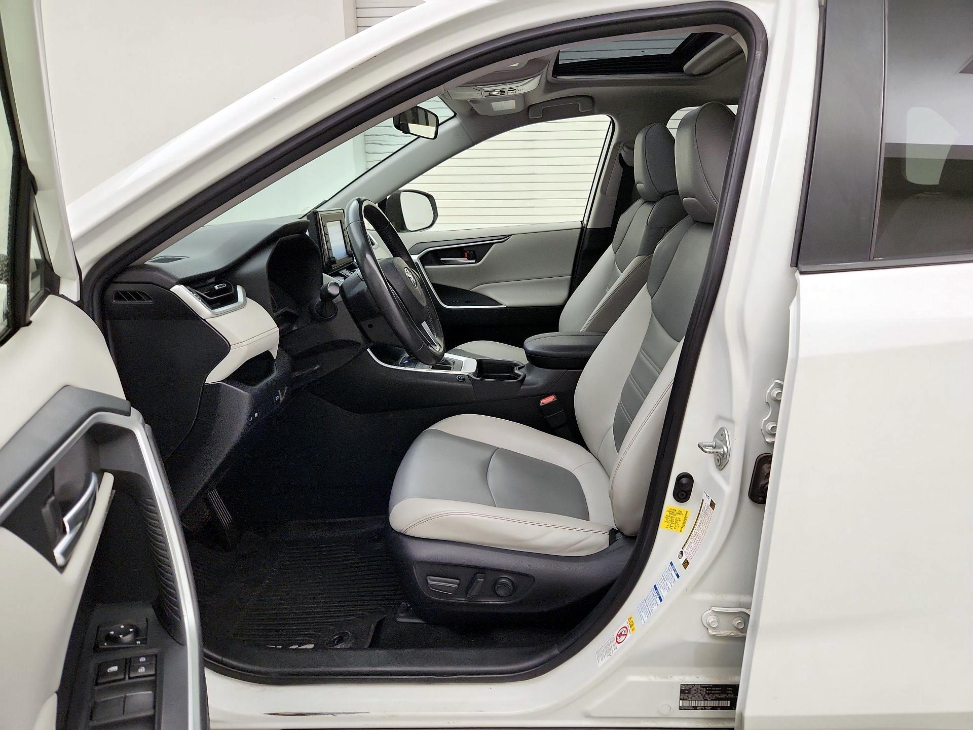 Thumbnail: 2019 Toyota RAV4 - 11