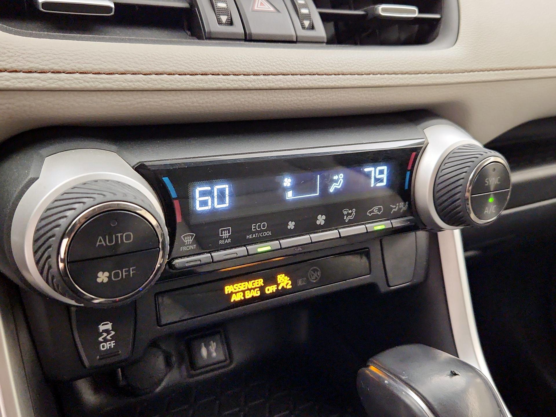 Thumbnail: 2019 Toyota RAV4 - 16