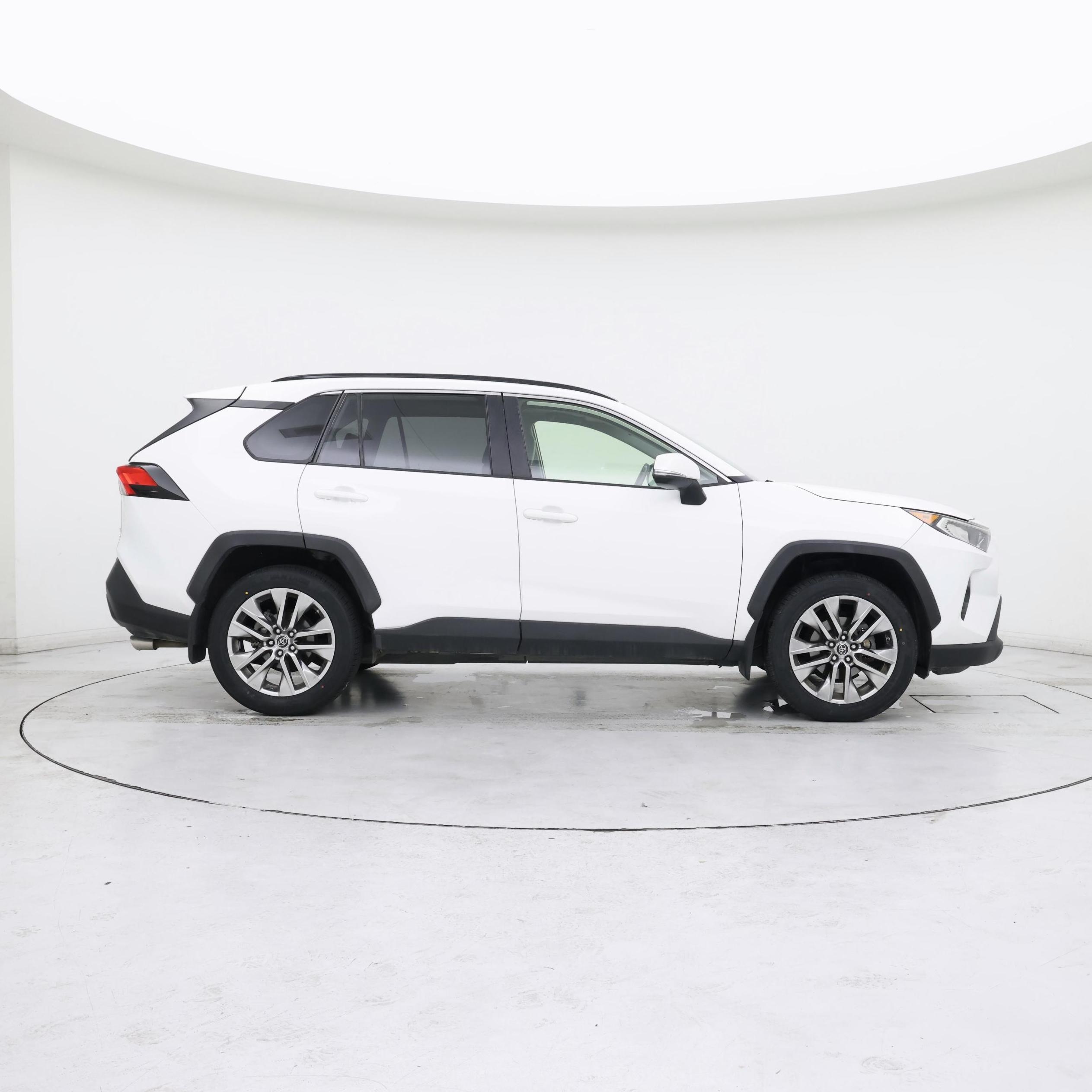 Thumbnail: 2019 Toyota RAV4 - 7