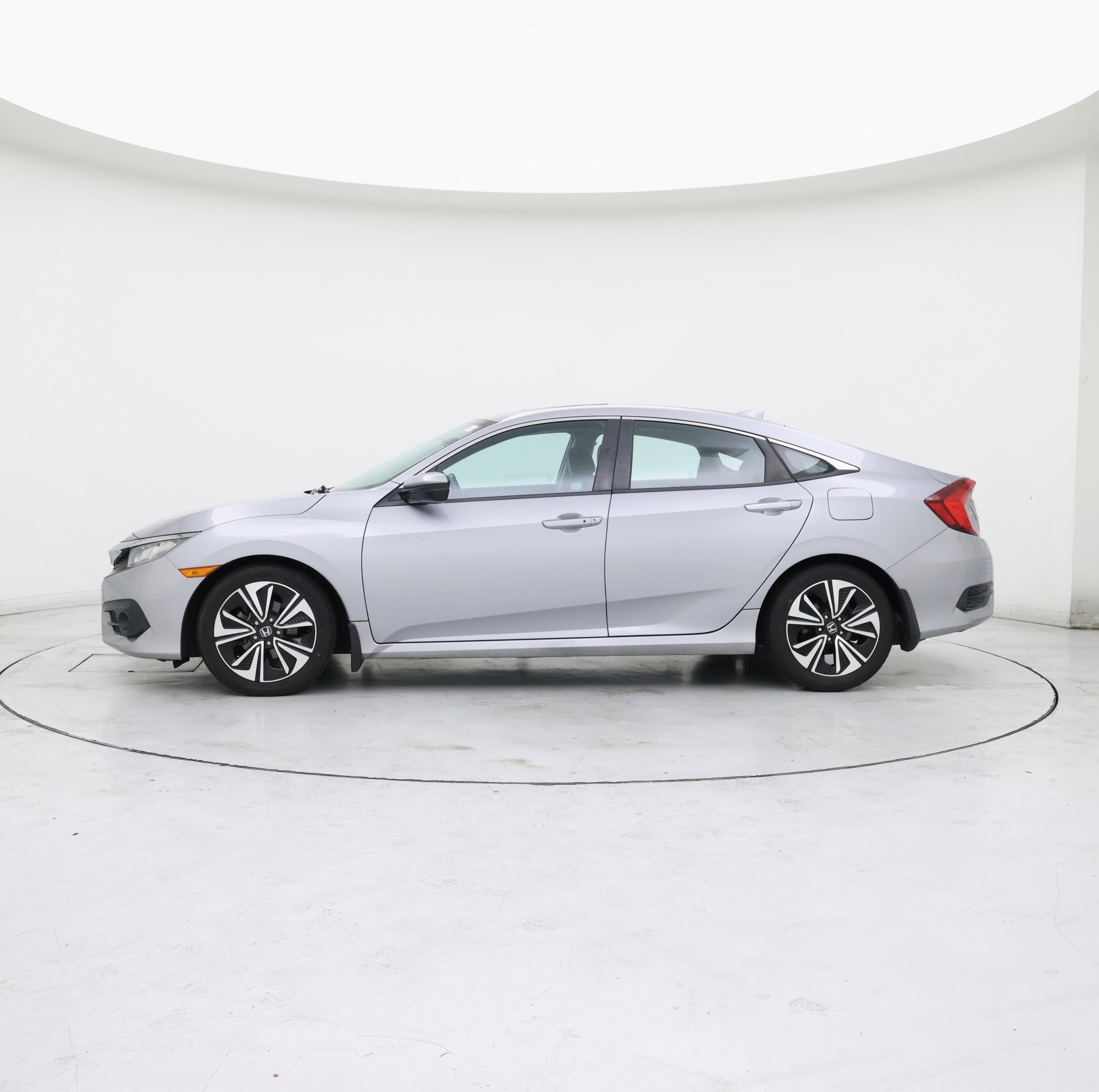 Thumbnail: 2016 Honda Civic - 3