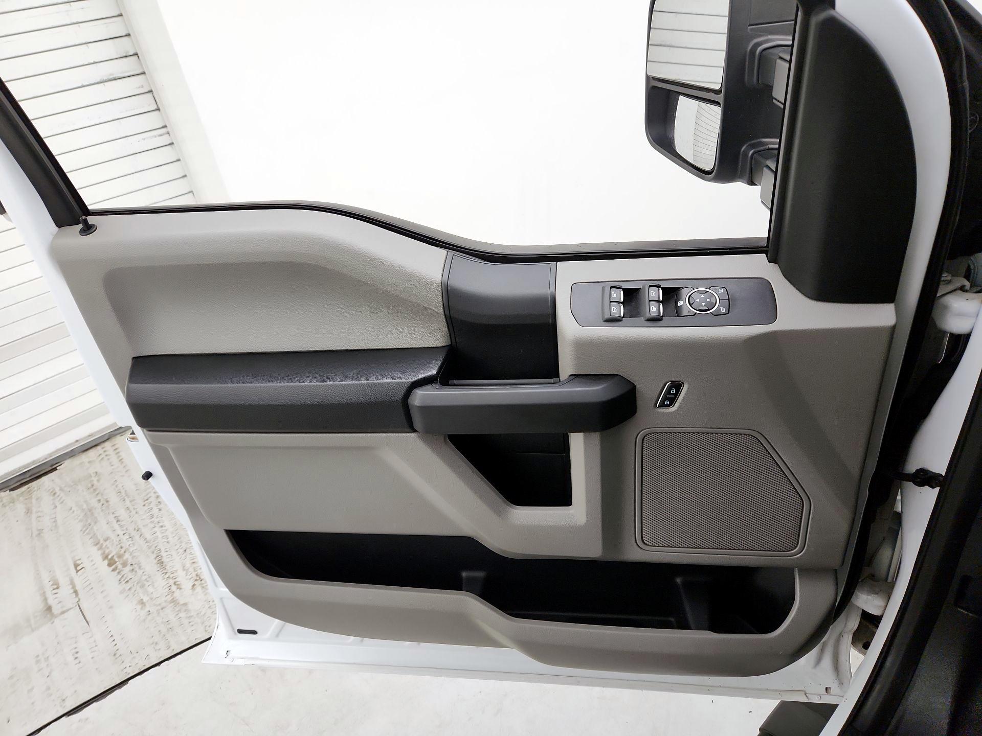 Thumbnail: 2017 Ford F-350 - 12