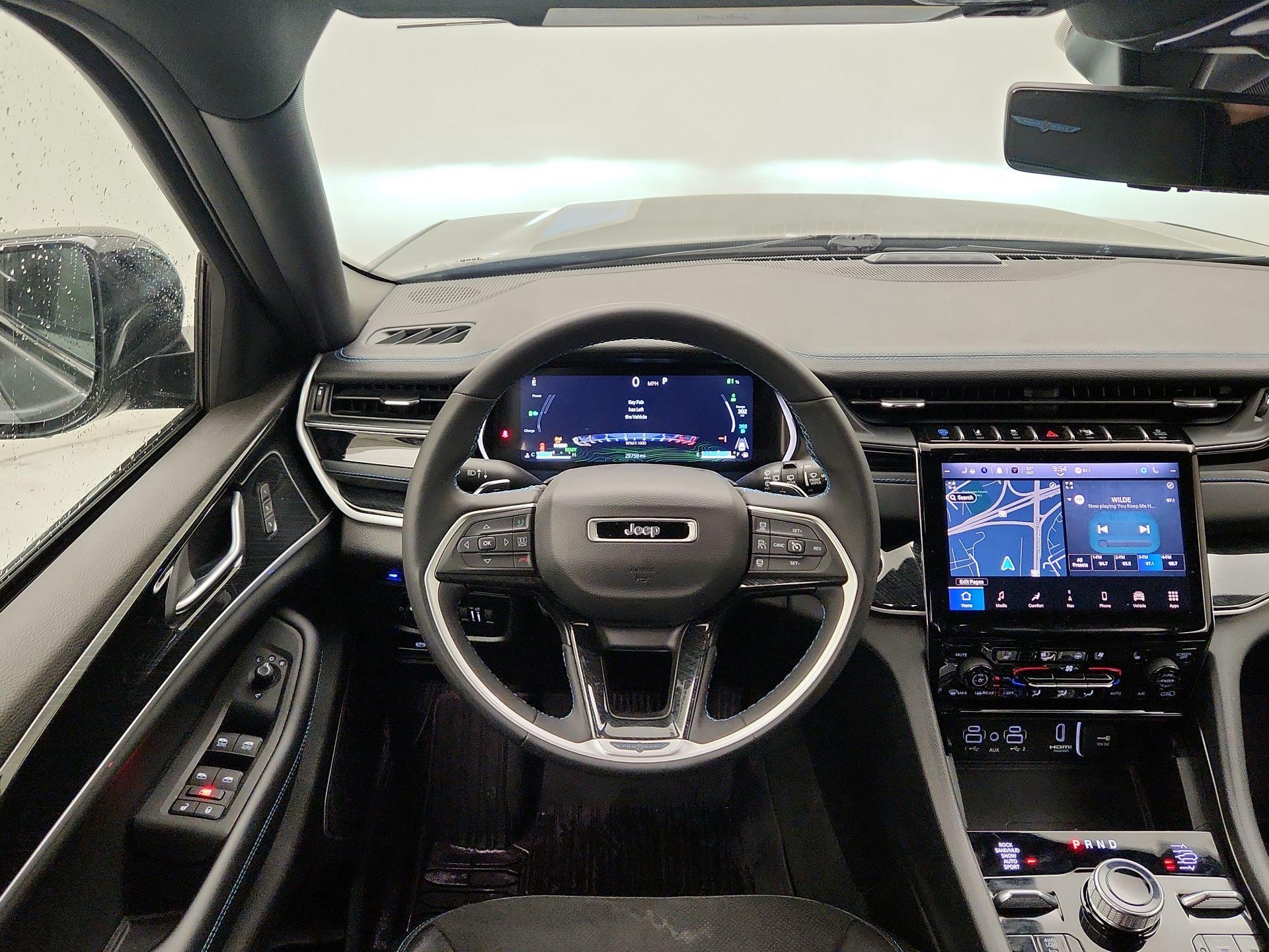 Thumbnail: 2023 Jeep Grand Cherokee - 10