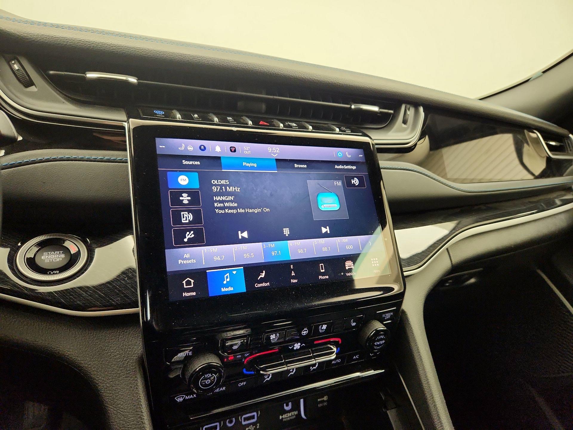 Thumbnail: 2023 Jeep Grand Cherokee - 16