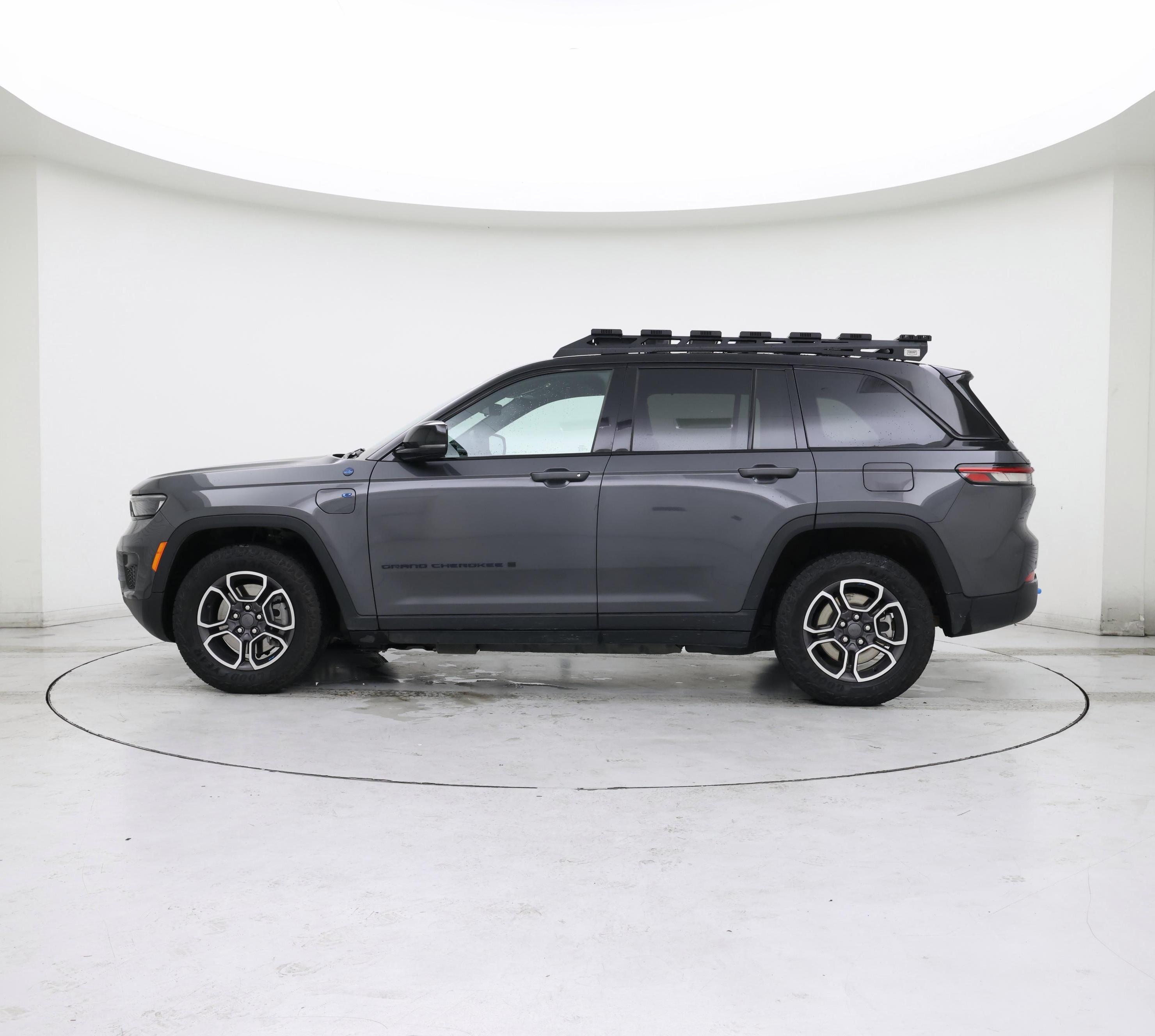 Thumbnail: 2023 Jeep Grand Cherokee - 3