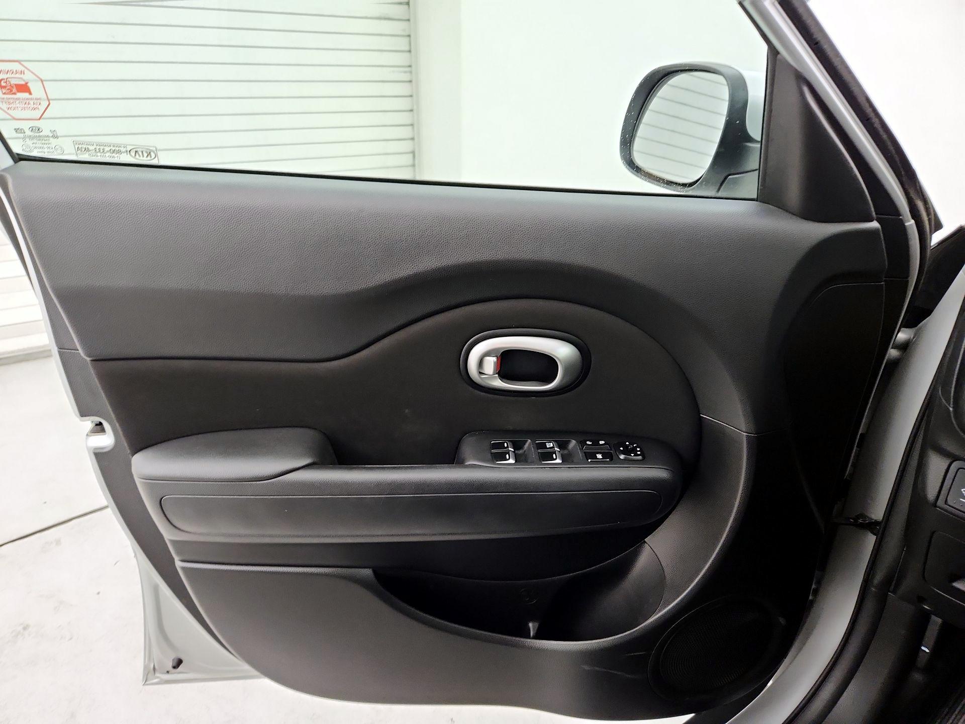 Thumbnail: 2019 Kia Soul - 12