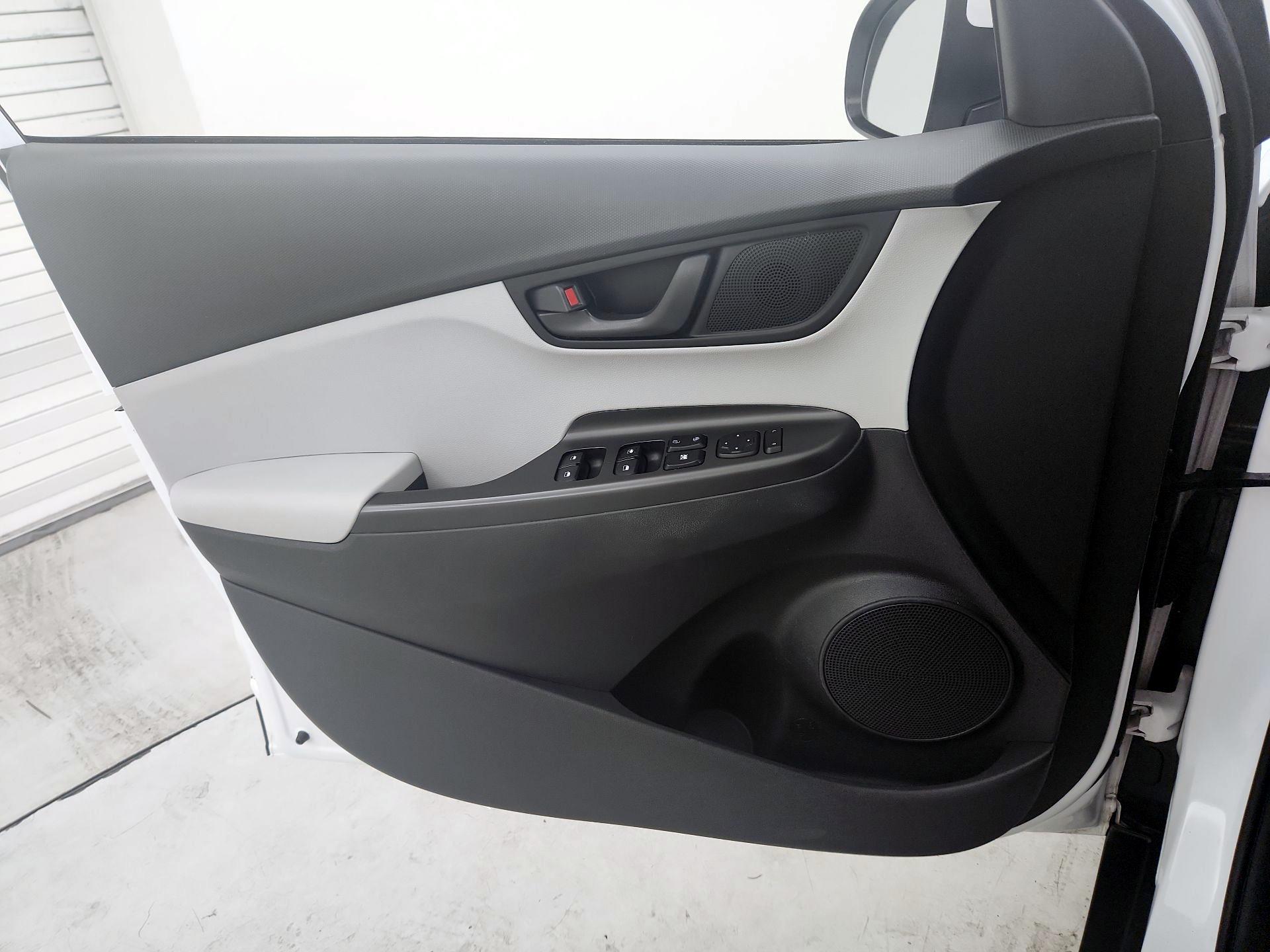 Thumbnail: 2022 Hyundai Kona - 12