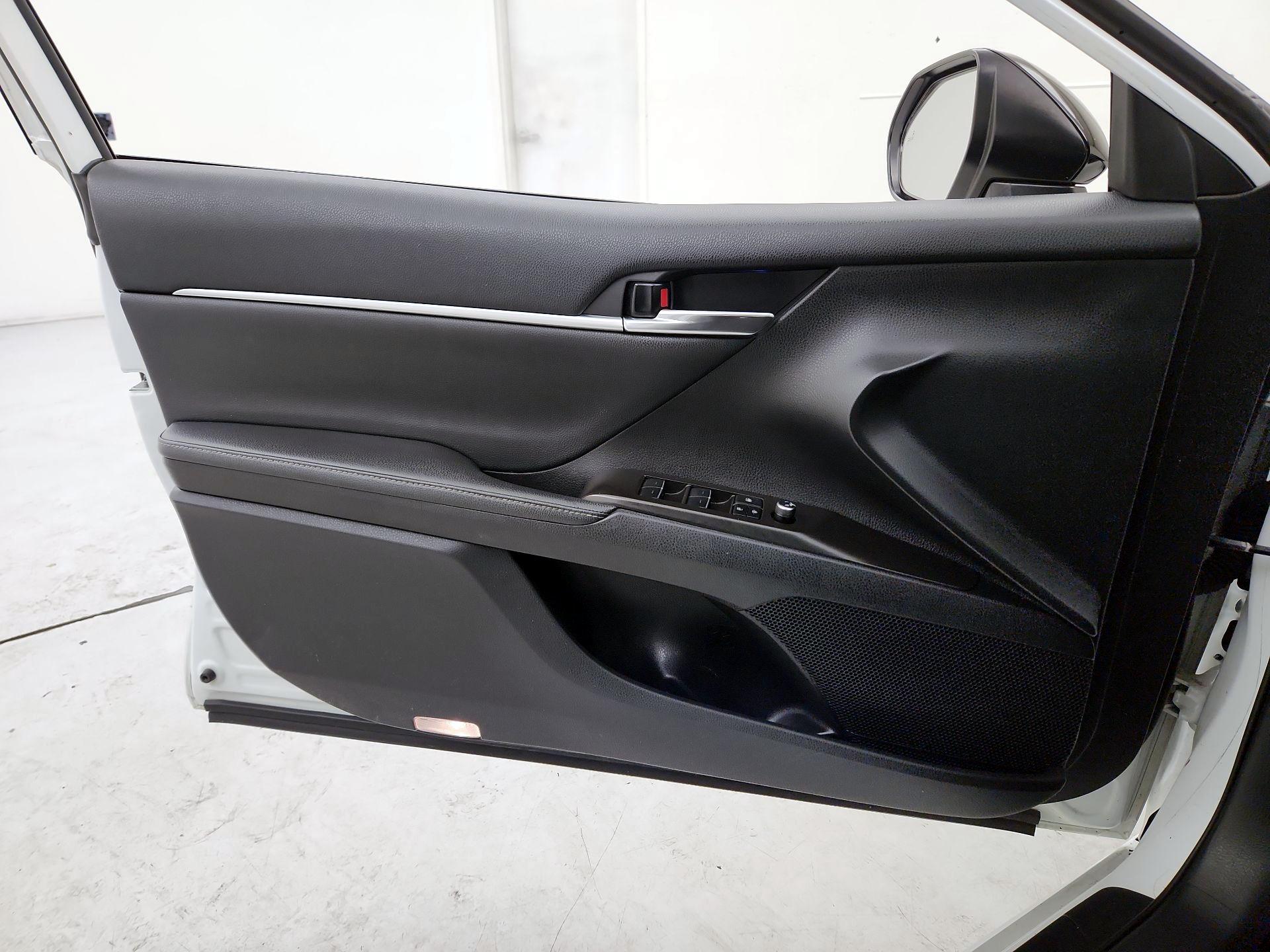 Thumbnail: 2022 Toyota Camry - 12