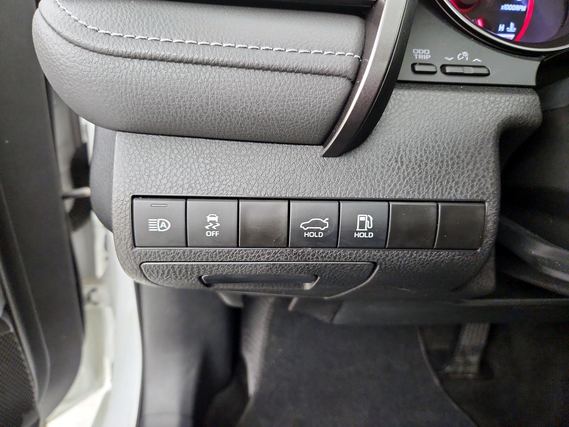 Thumbnail: 2022 Toyota Camry - 13