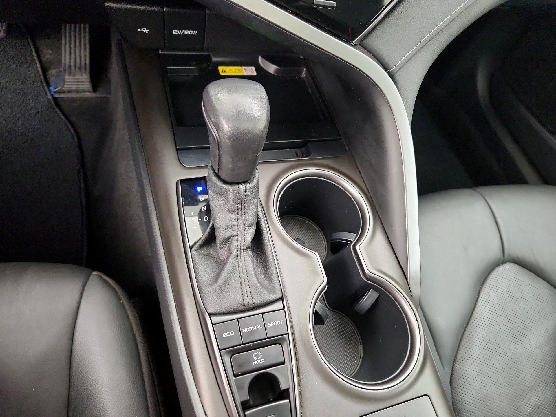 Thumbnail: 2022 Toyota Camry - 17