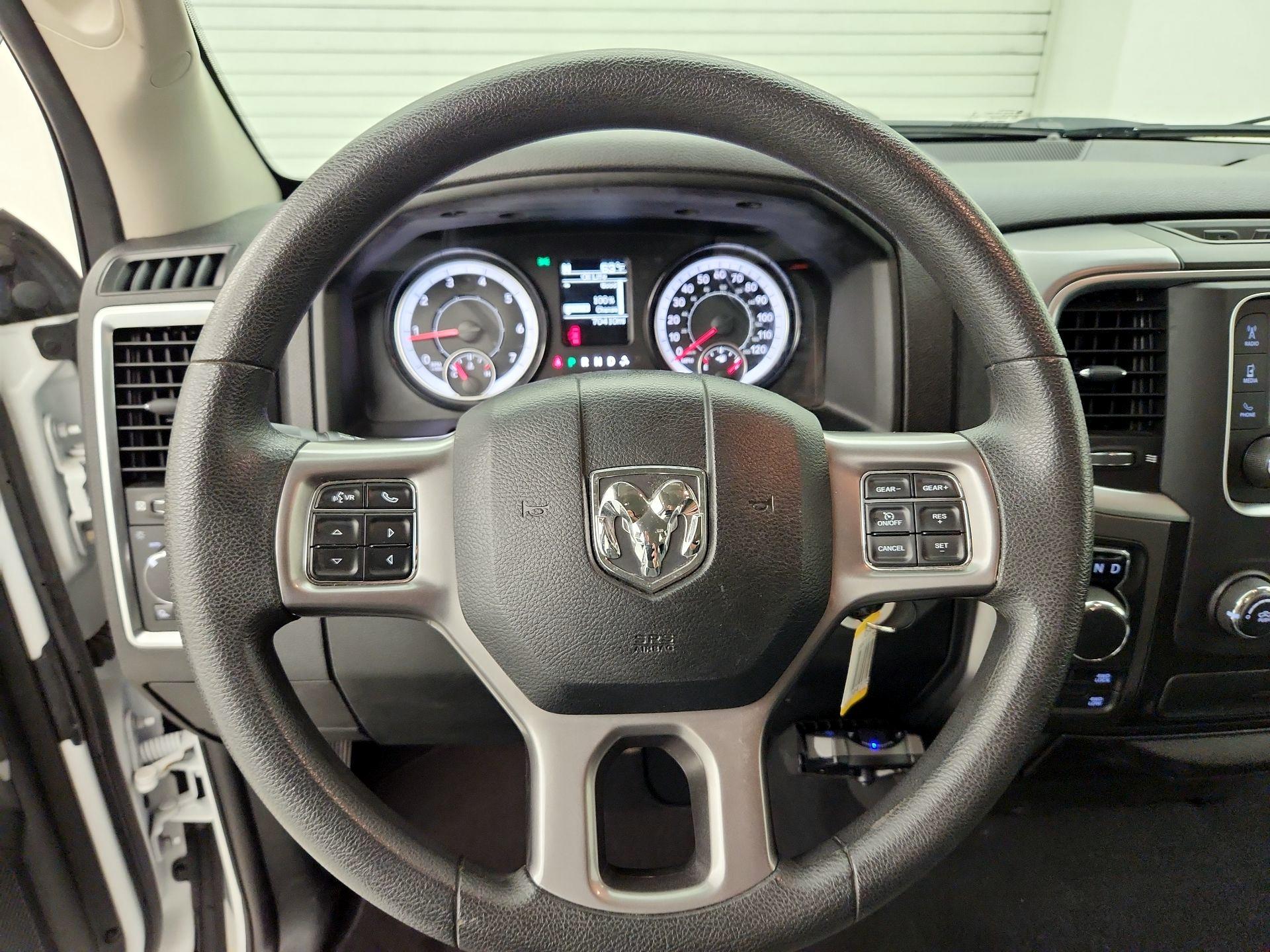 Thumbnail: 2021 RAM 1500 Classic - 10